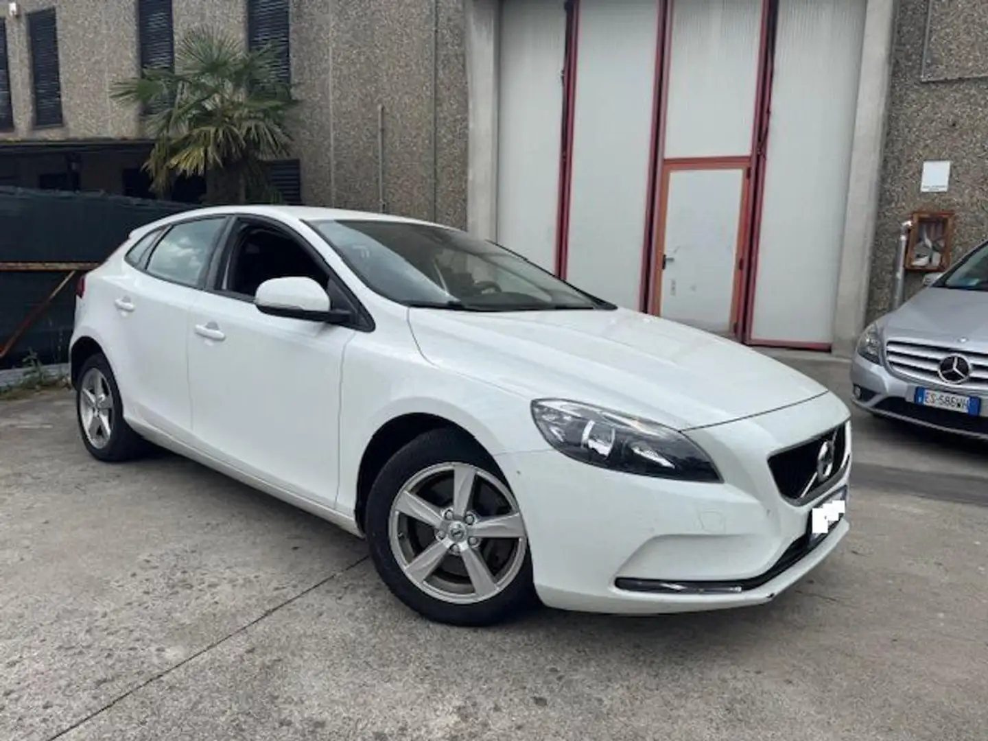 Volvo V40 D2 Geartronic Business Bianco - 1