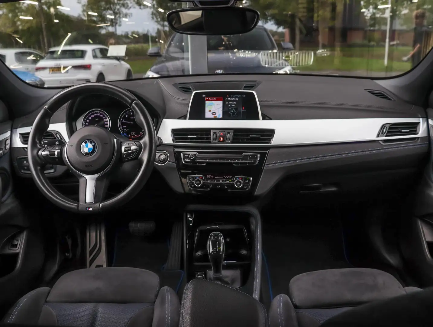 BMW X2 sDrive20i High Executive M Sport Automaat Gris - 2
