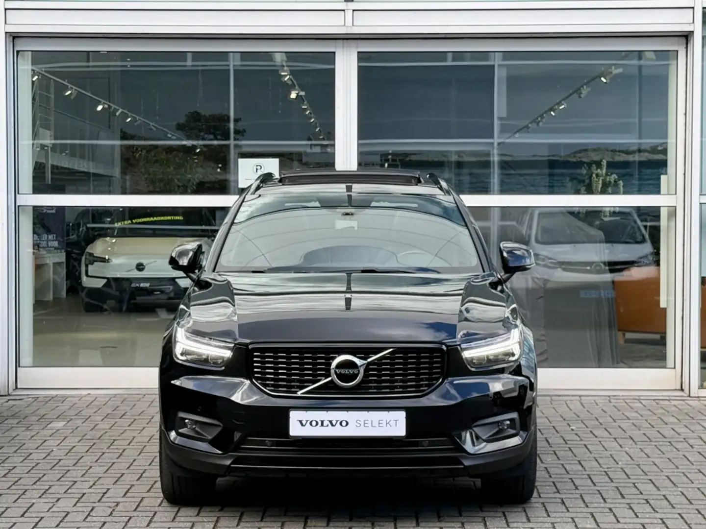 Volvo XC40 T5 262PK Recharge R-Design| Panodak| 360Camera| H& Zwart - 2