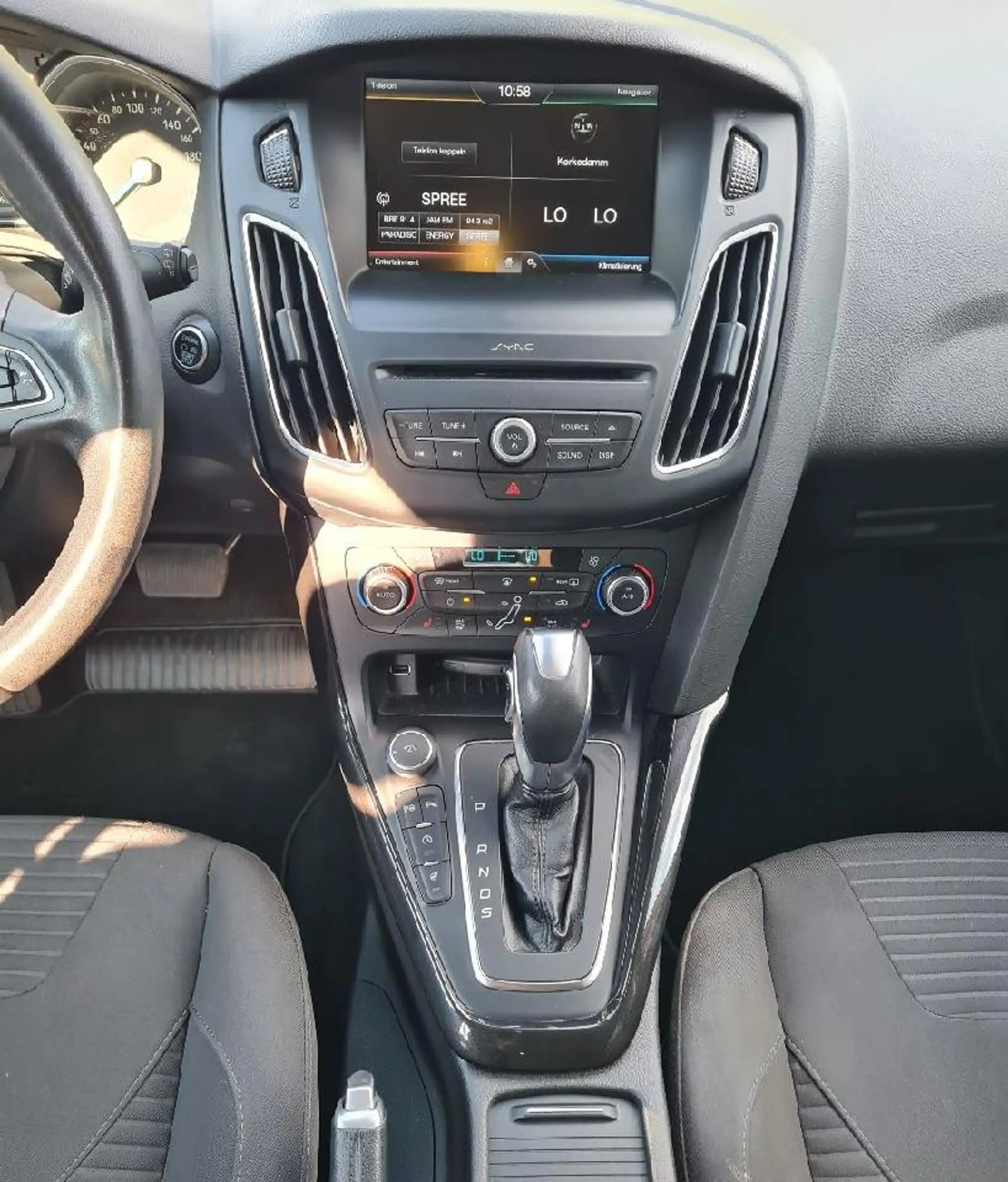 Ford Focus Focus 1.5 EcoBoost Titanium — photo 8