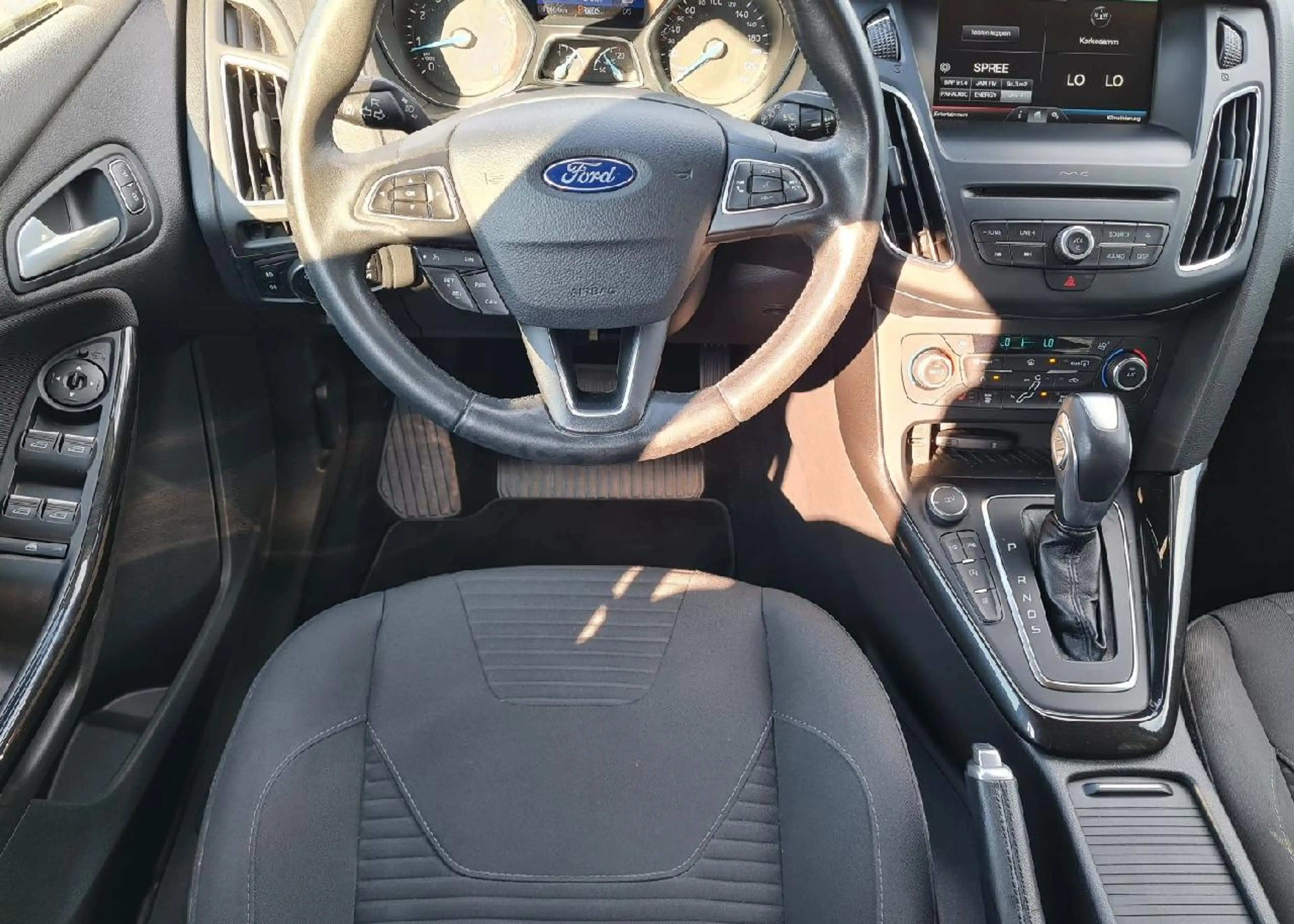 Ford Focus Focus 1.5 EcoBoost Titanium — photo 7