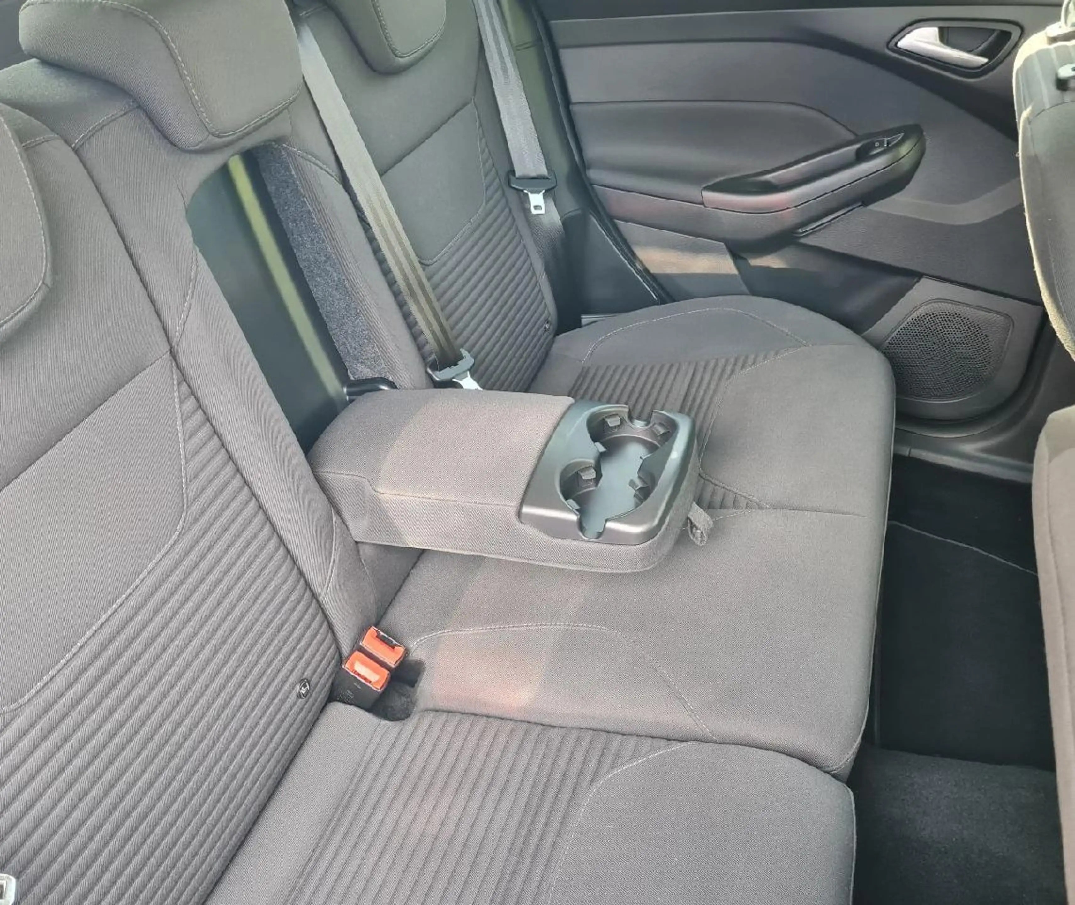 Ford Focus Focus 1.5 EcoBoost Titanium — photo 13