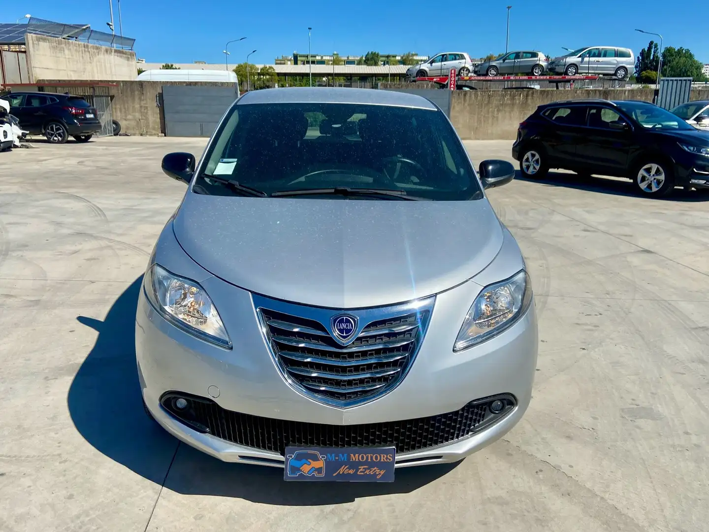 Lancia Ypsilon Ypsilon III 2011 1.2 8v Platinum ecochic Gpl 69cv Zilver - 2