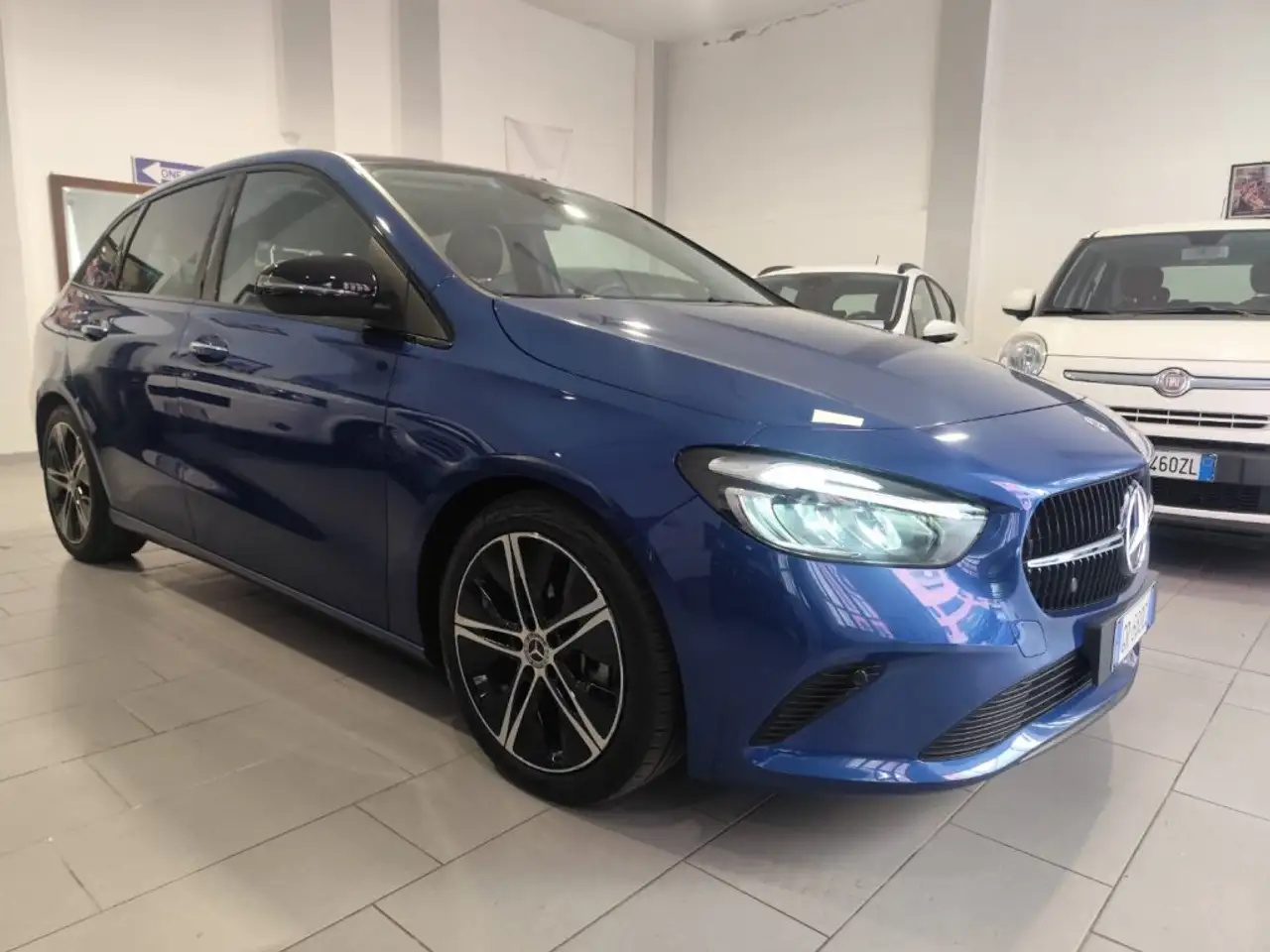 Mercedes-Benz B 180