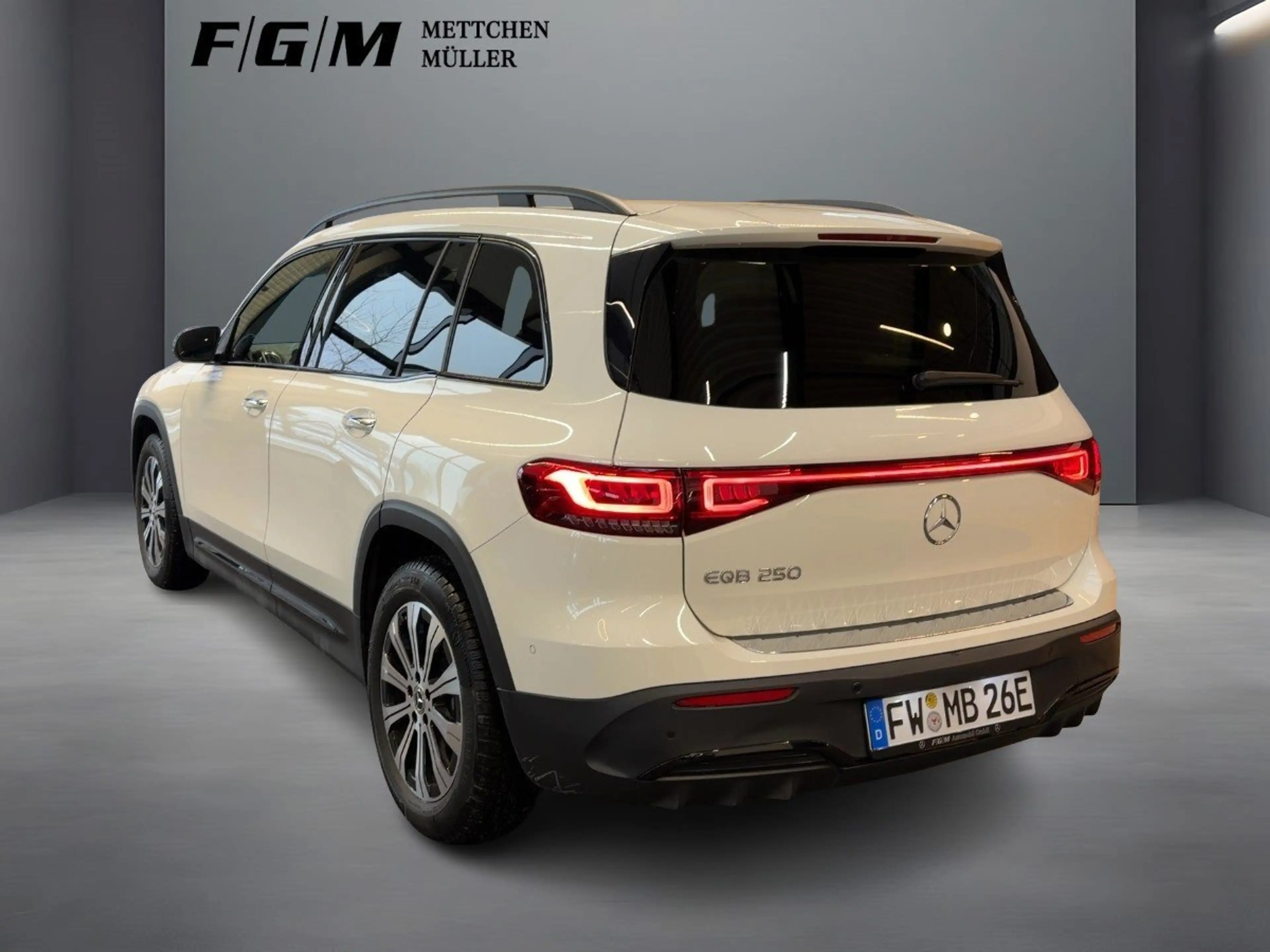 Mercedes-Benz EQB 250 EQB 250 AMG/Panoda/Distr./KeyG/360/LED/Burmester — photo 2