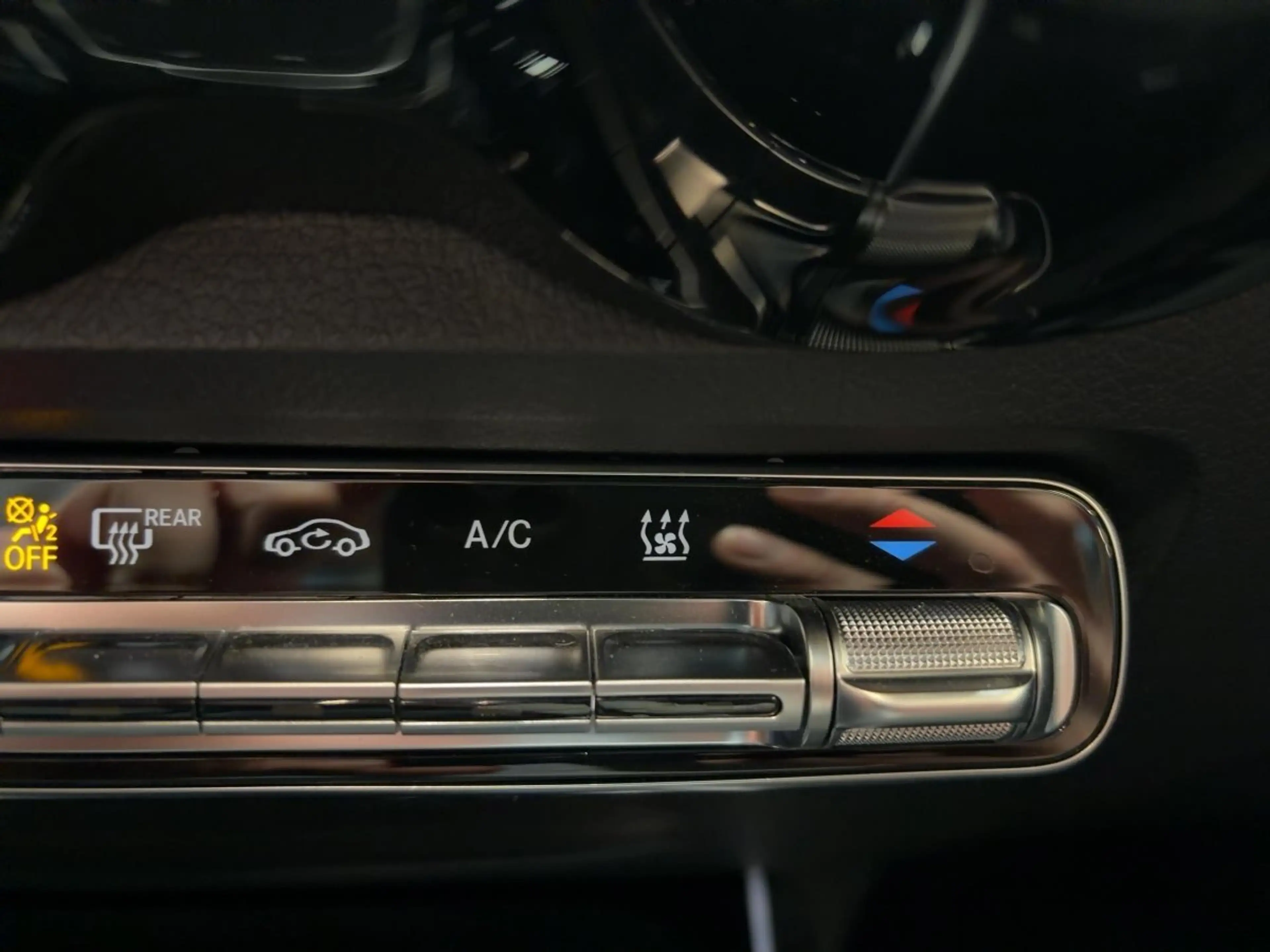 Mercedes-Benz EQB 250 EQB 250 AMG/Panoda/Distr./KeyG/360/LED/Burmester — photo 15