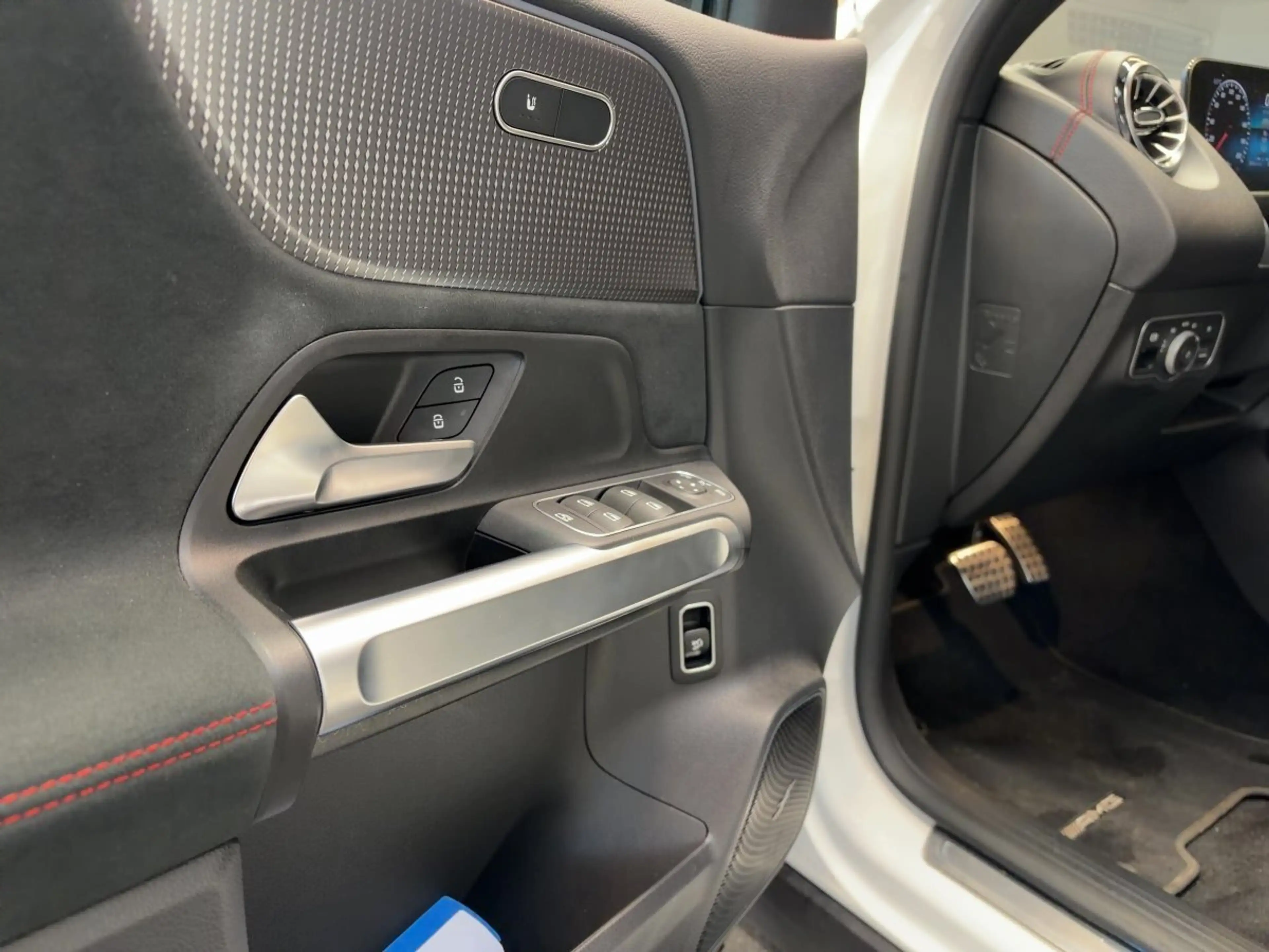 Mercedes-Benz EQB 250 EQB 250 AMG/Panoda/Distr./KeyG/360/LED/Burmester — photo 13