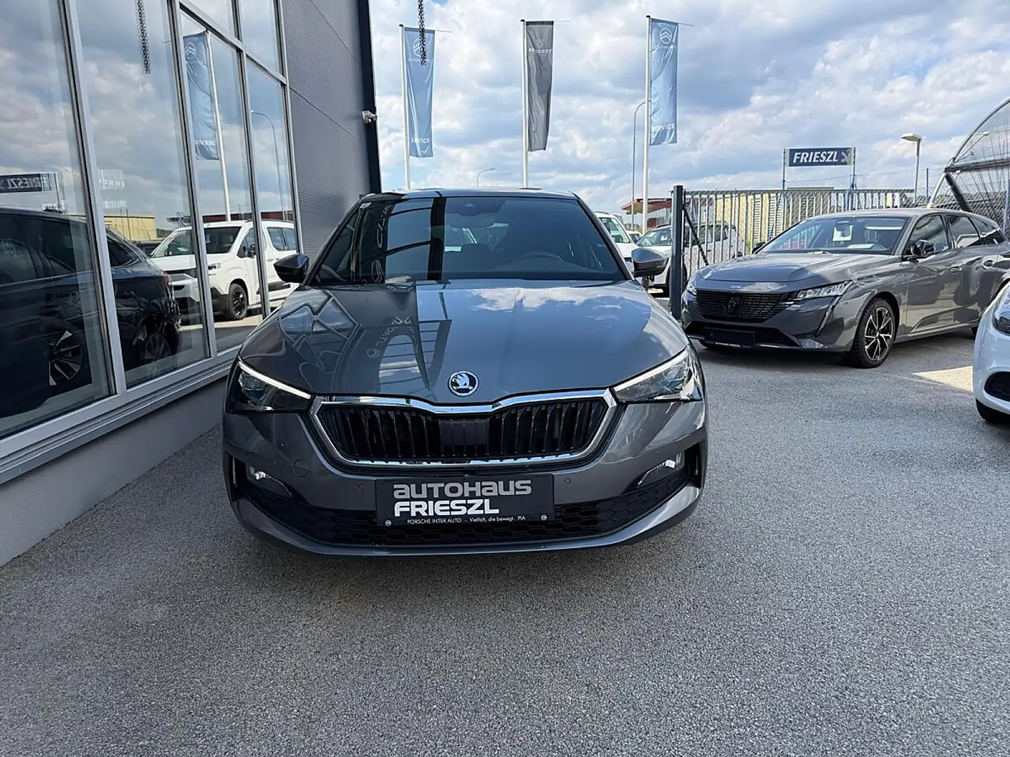 Skoda Scala 1,5 TSI Style Grau - 2