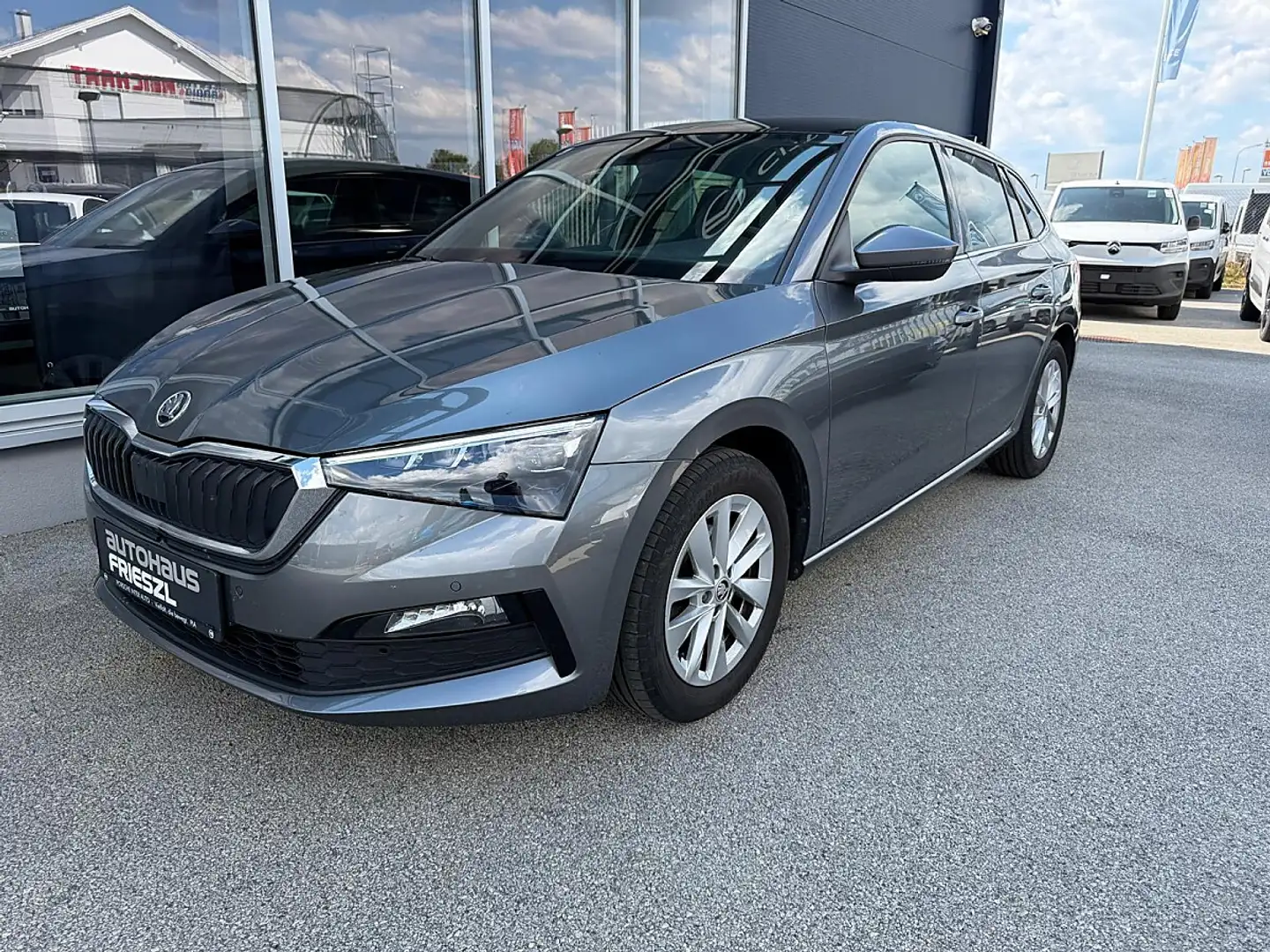 Skoda Scala 1,5 TSI Style Grau - 1