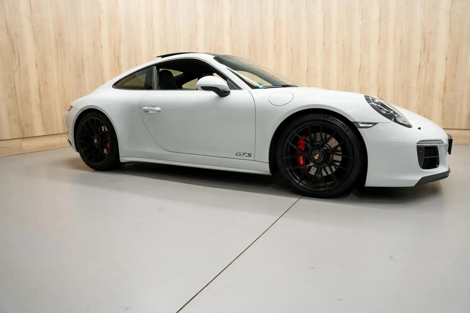 Porsche 991 991 3.0 Carrera 4 GTS (2018) metallic lak, achtera Blanc - 2