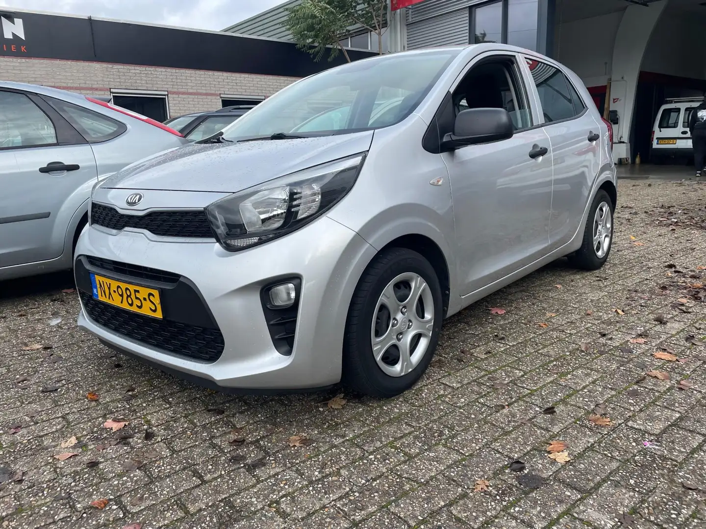 Kia Picanto 1.0 CVVT EconomyLine 1ste eigenaar Grijs - 2