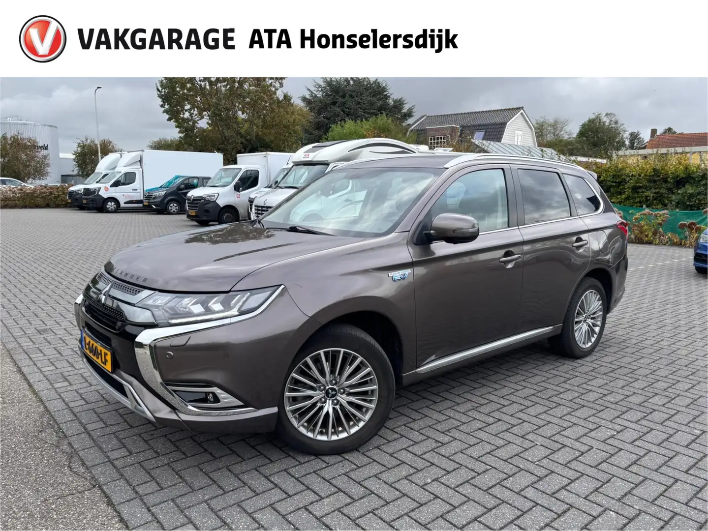Mitsubishi Outlander 2.4 PHEV Intense+ | Automaat | Climate control | C Bruin - 1