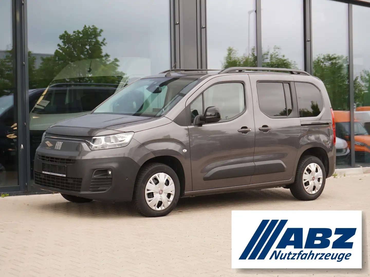 Fiat Doblo Kombi 1.5 130 Automatik / Panoramadach Szary - 1