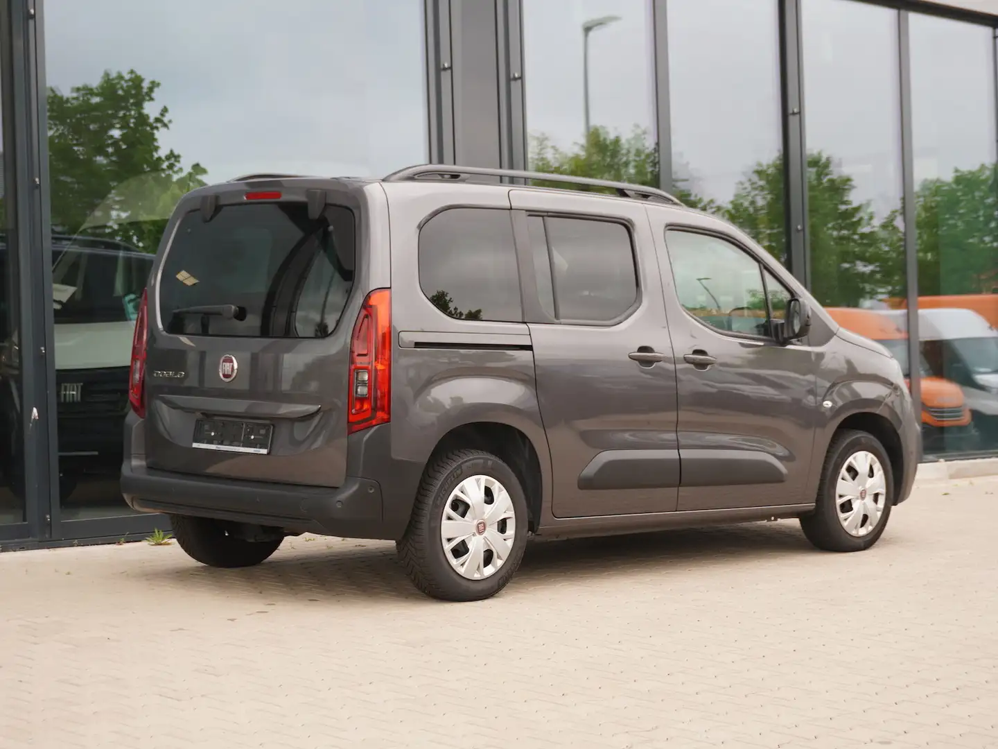 Fiat Doblo Kombi 1.5 130 Automatik / Panoramadach Szary - 2