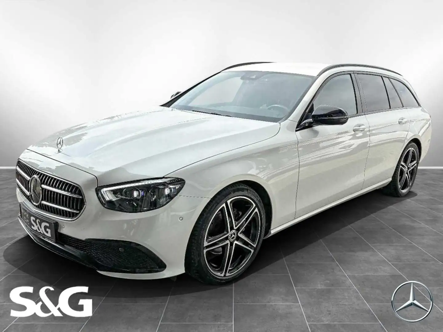 Mercedes-Benz E 220 d T Avantgarde Night+RüKam+AHK+Totwink Weiß - 1