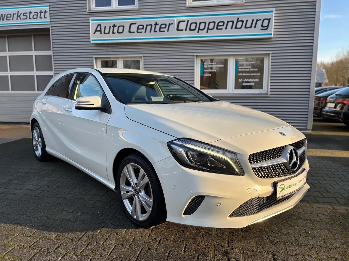 Mercedes-Benz A 220 CDI 7G-DCT "Urban" Automatik Blanc - 1