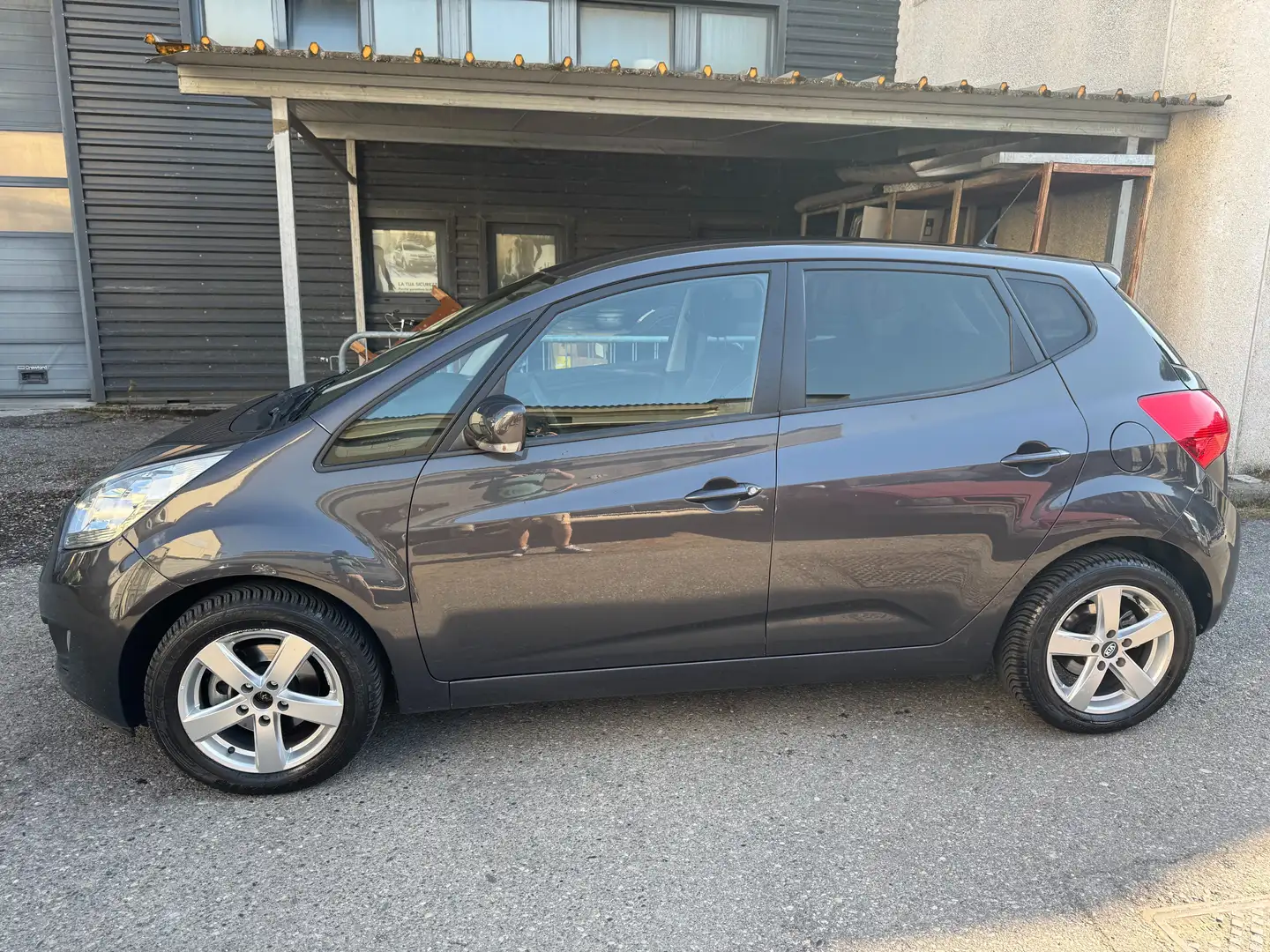 Kia Venga 1.6 cvvt Cool auto Grigio - 2