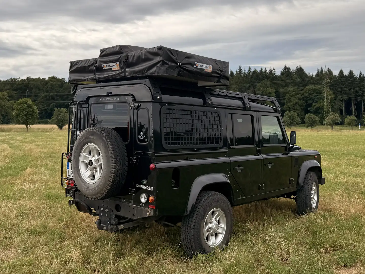Land Rover Defender Defender Station Wagon Diesel 110DPF Station Wagon Schwarz - 2