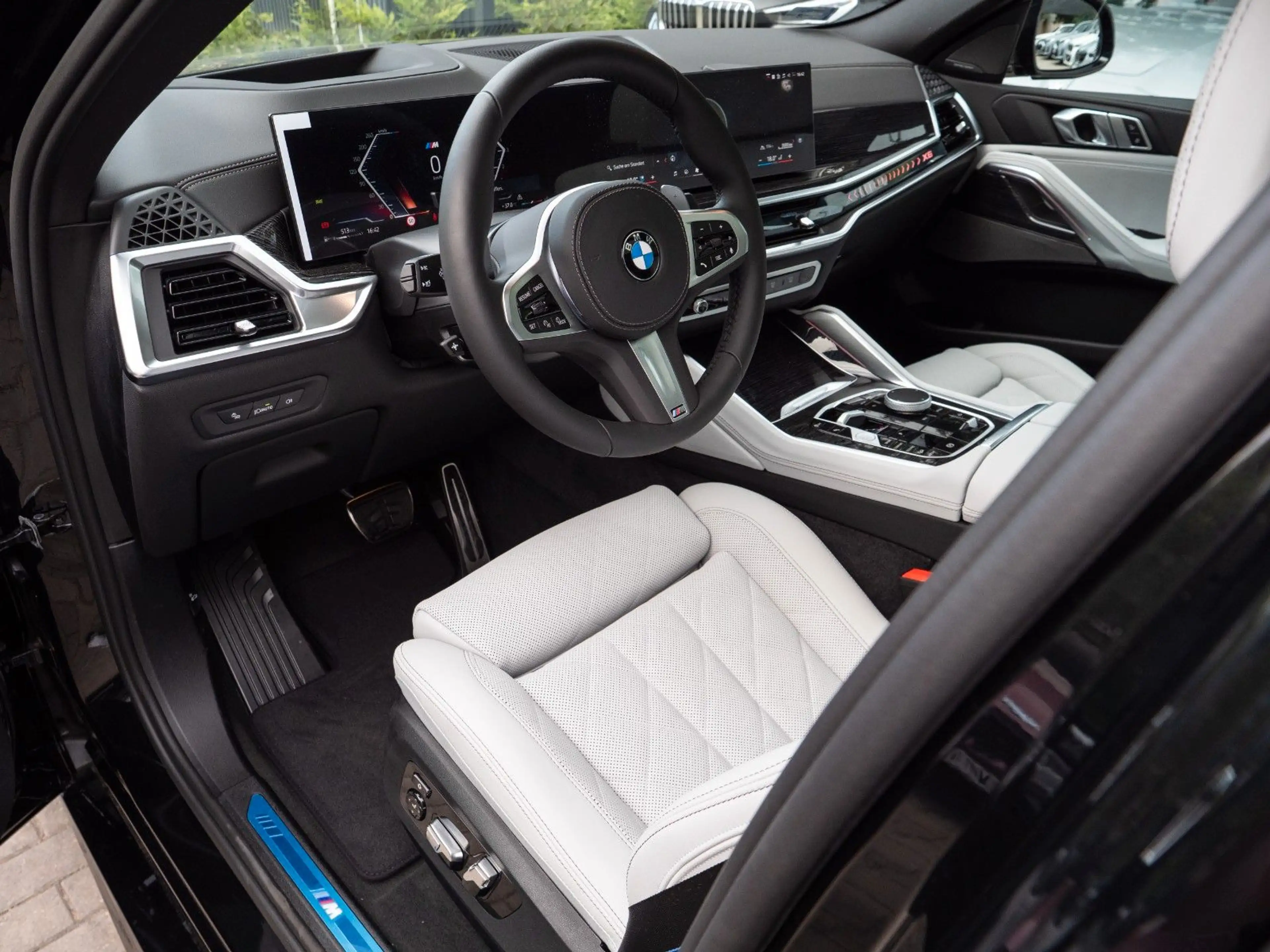 BMW X6 40d M SPORT.LUFTFE.PANO.DR.ASS.360.22".AHK — photo 15