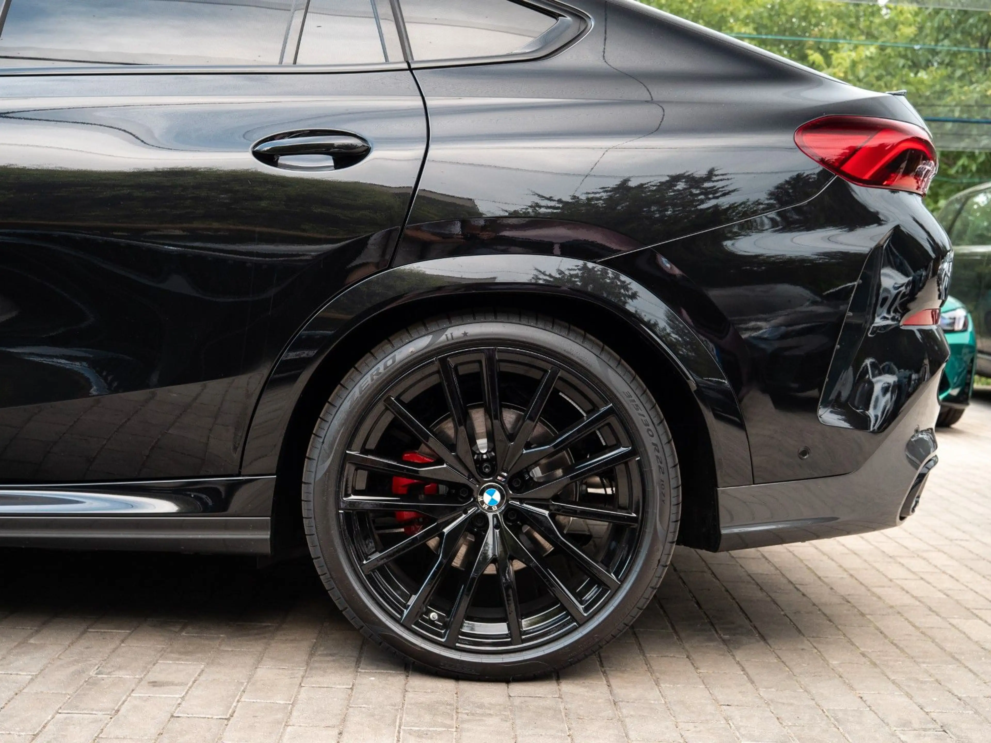 BMW X6 40d M SPORT.LUFTFE.PANO.DR.ASS.360.22".AHK — photo 12