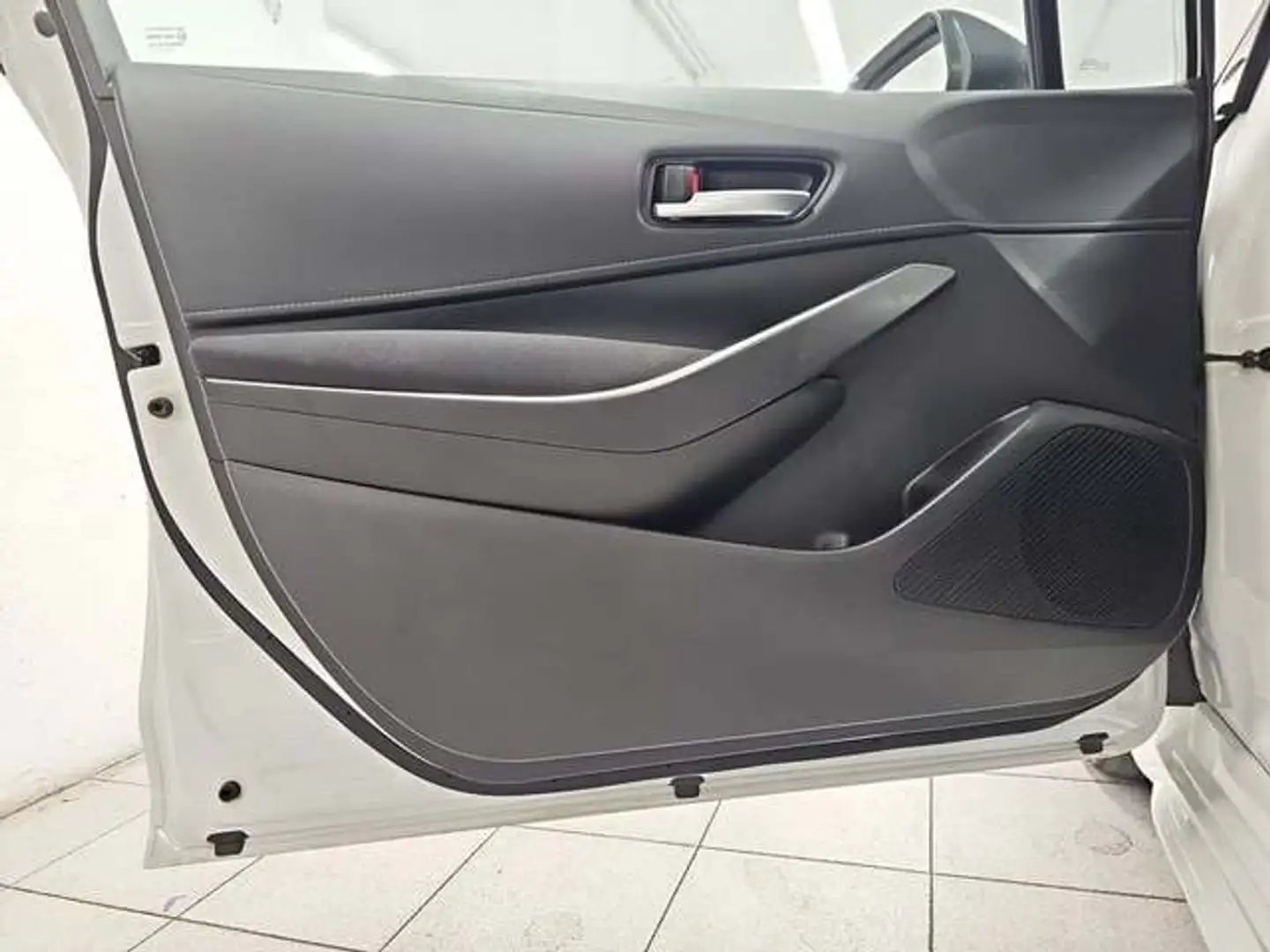 Toyota Corolla Touring Sports 125H Active Tech Blanc - 2