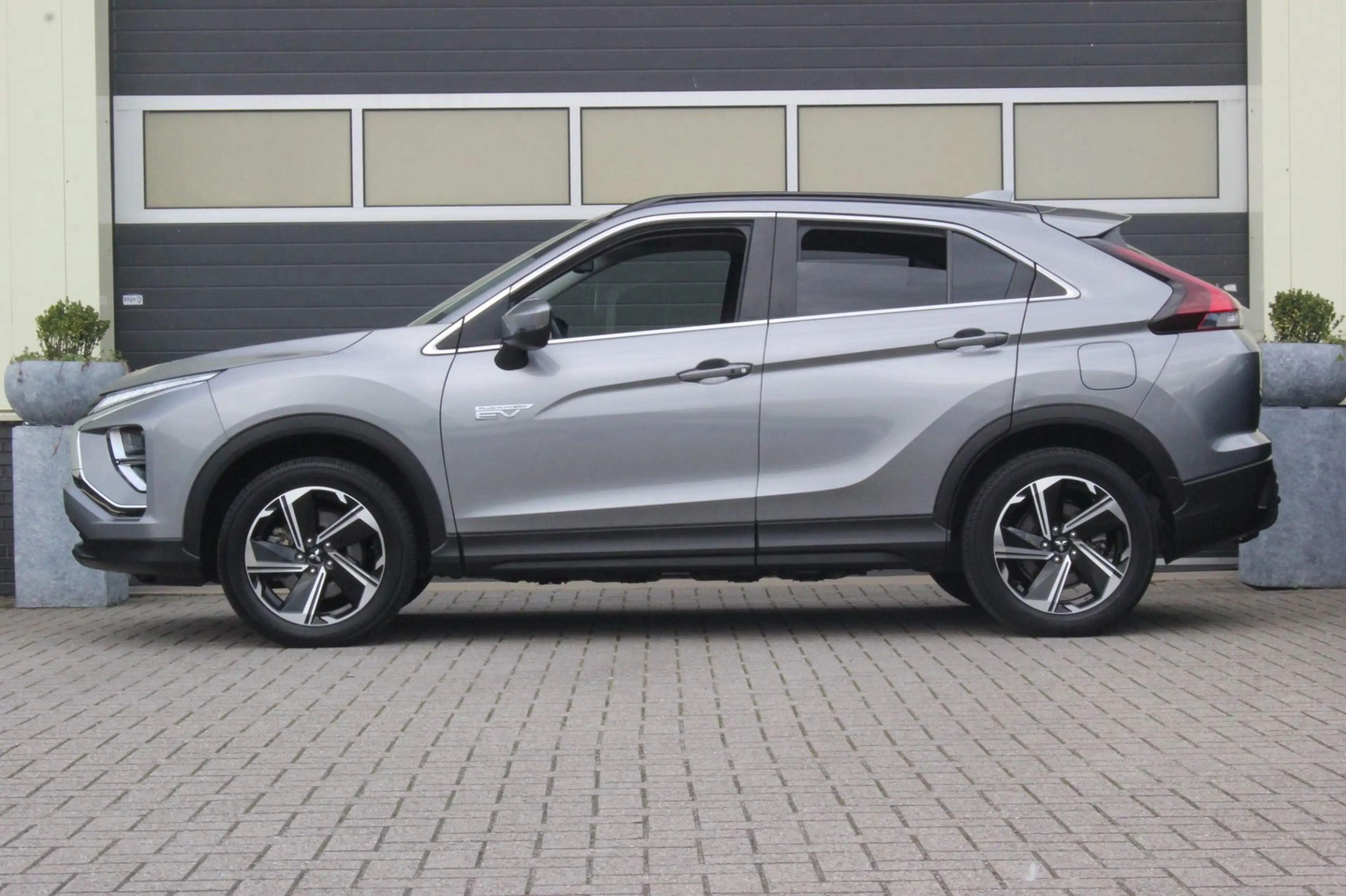 Mitsubishi Eclipse Cross 2.4 PHEV Intense | Trekhaak | Camera | — photo 14