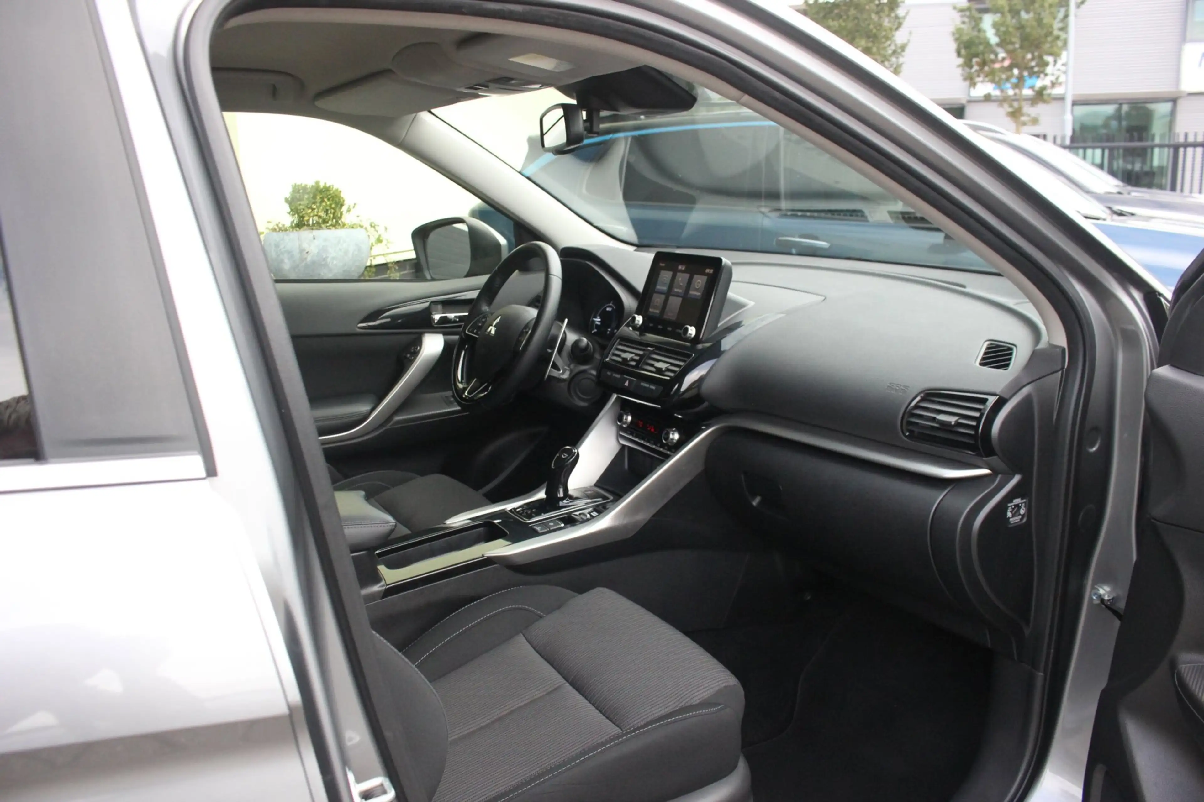 Mitsubishi Eclipse Cross 2.4 PHEV Intense | Trekhaak | Camera | — photo 4