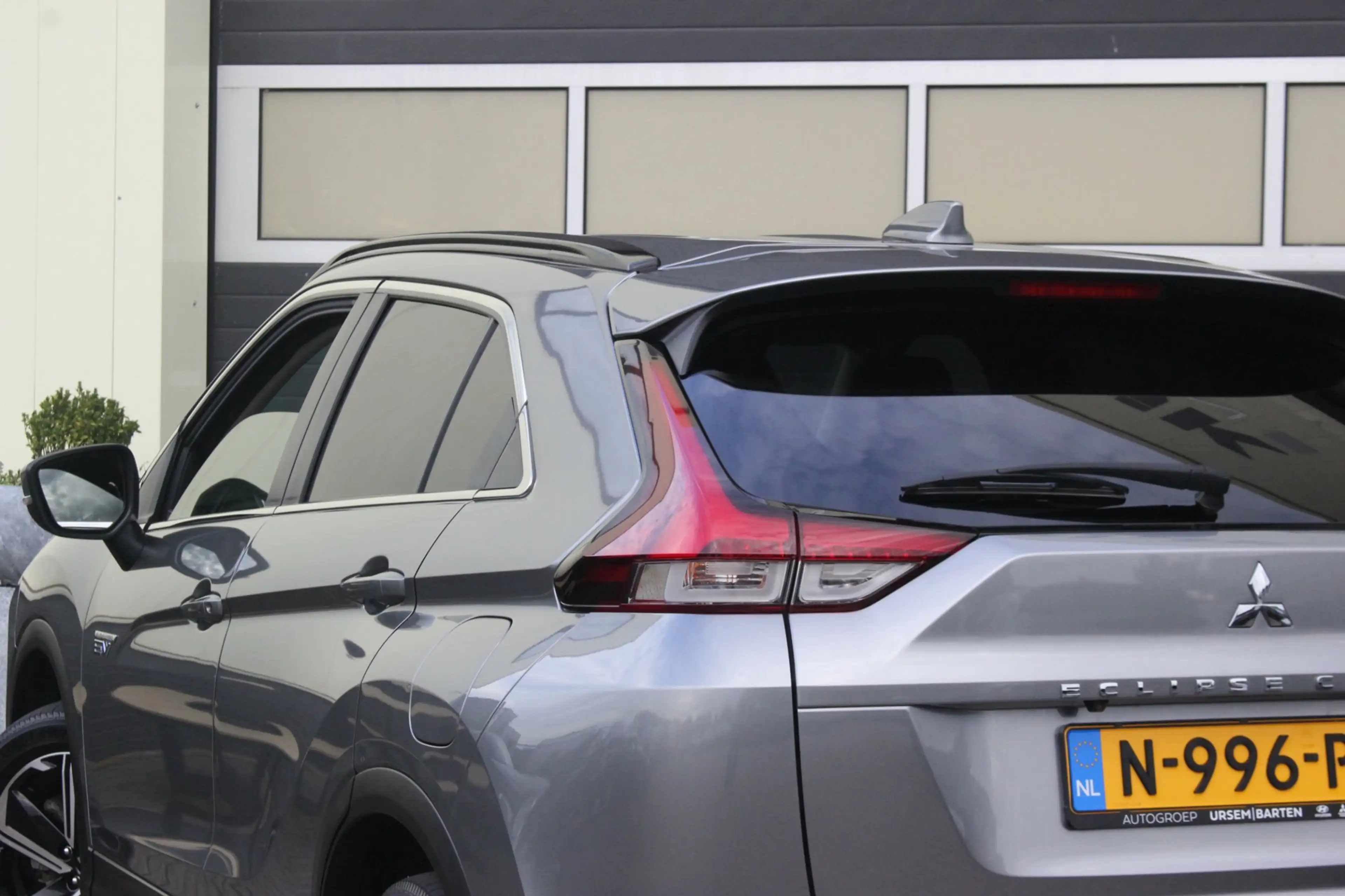 Mitsubishi Eclipse Cross 2.4 PHEV Intense | Trekhaak | Camera | — photo 13