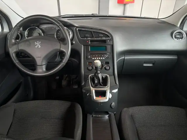 Peugeot 5008 view 13