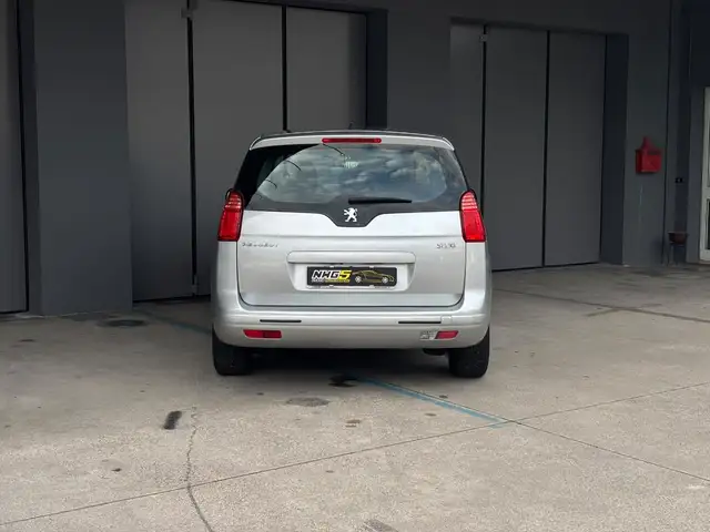 Peugeot 5008 view 7