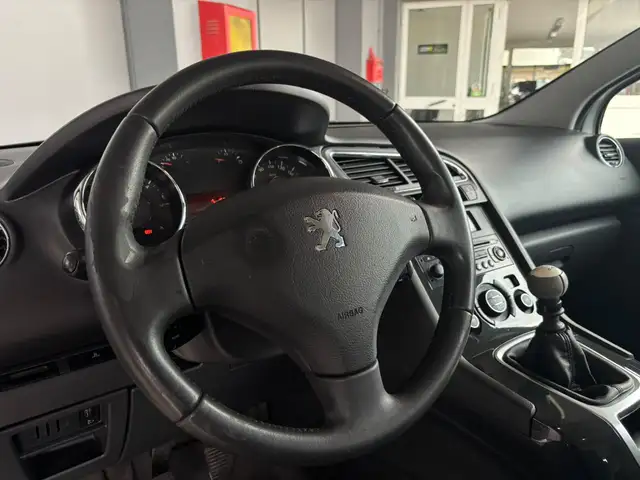 Peugeot 5008 view 15