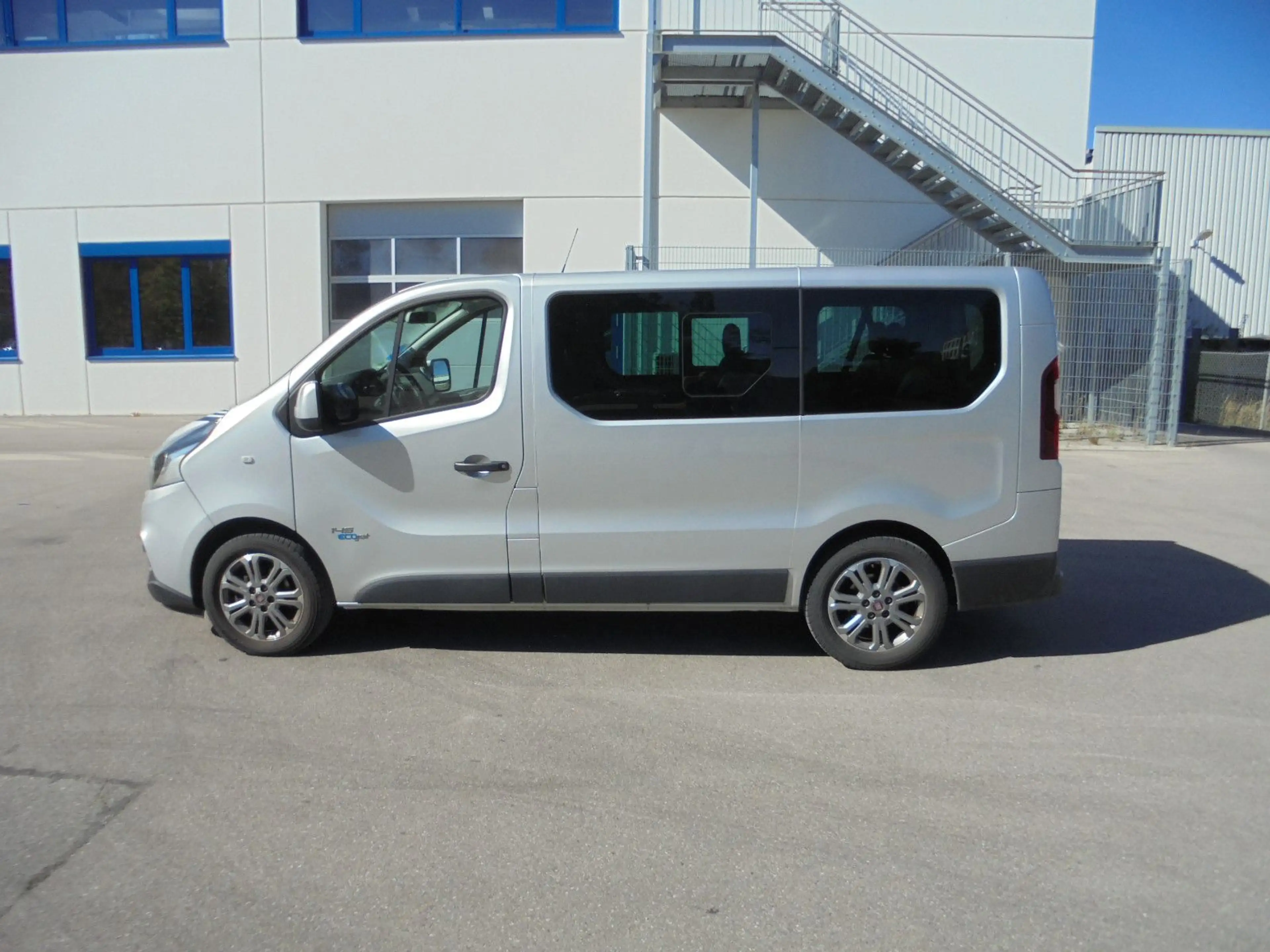 Fiat Talento Kombi L1H1 1,2t Family~147000 Km~8 Sitze — photo 3