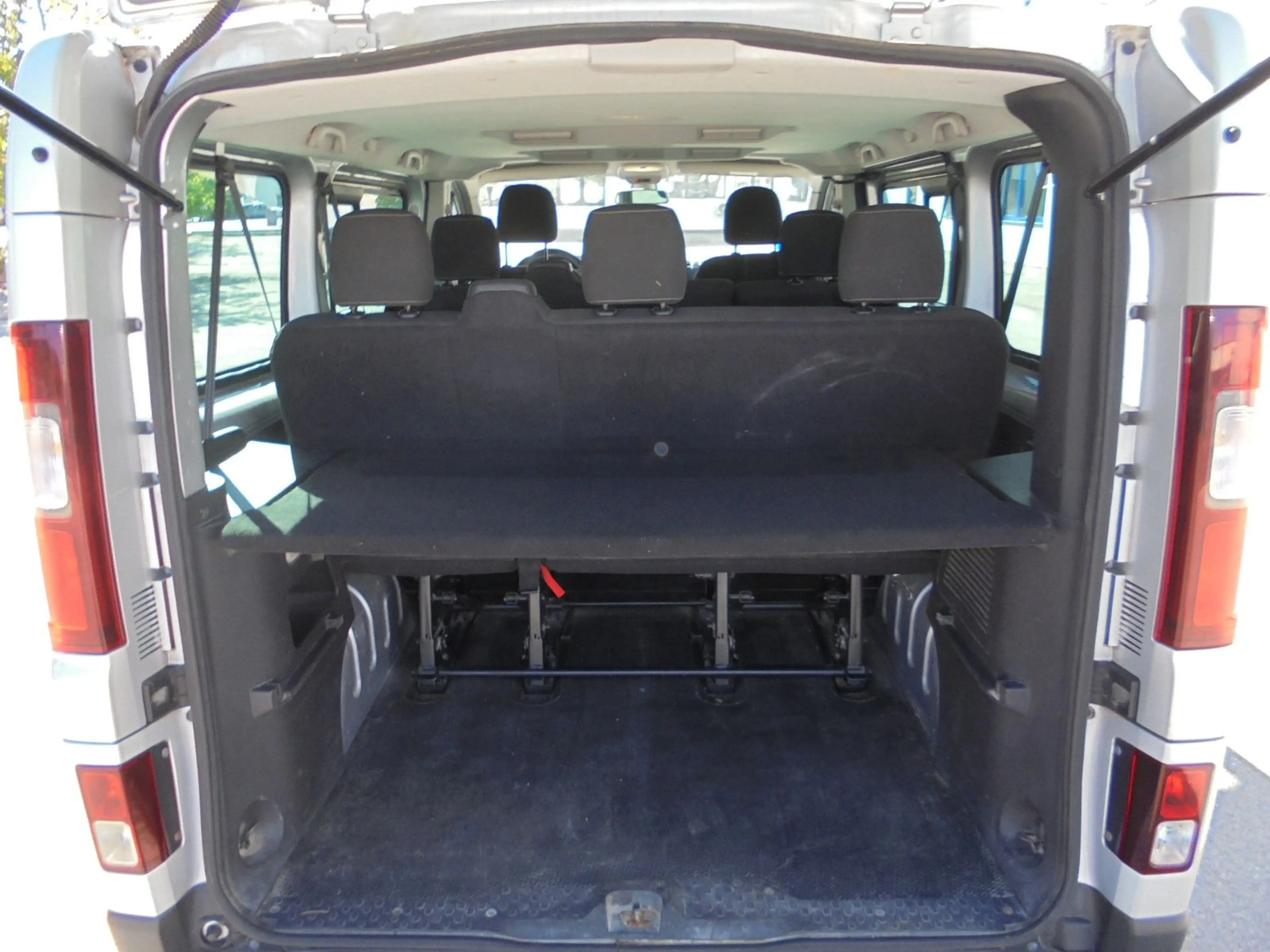 Fiat Talento Kombi L1H1 1,2t Family~147000 Km~8 Sitze — photo 10
