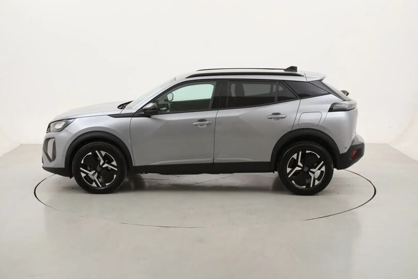 Peugeot 2008 Allure 1.2 Benzina 100CV Grigio - 2