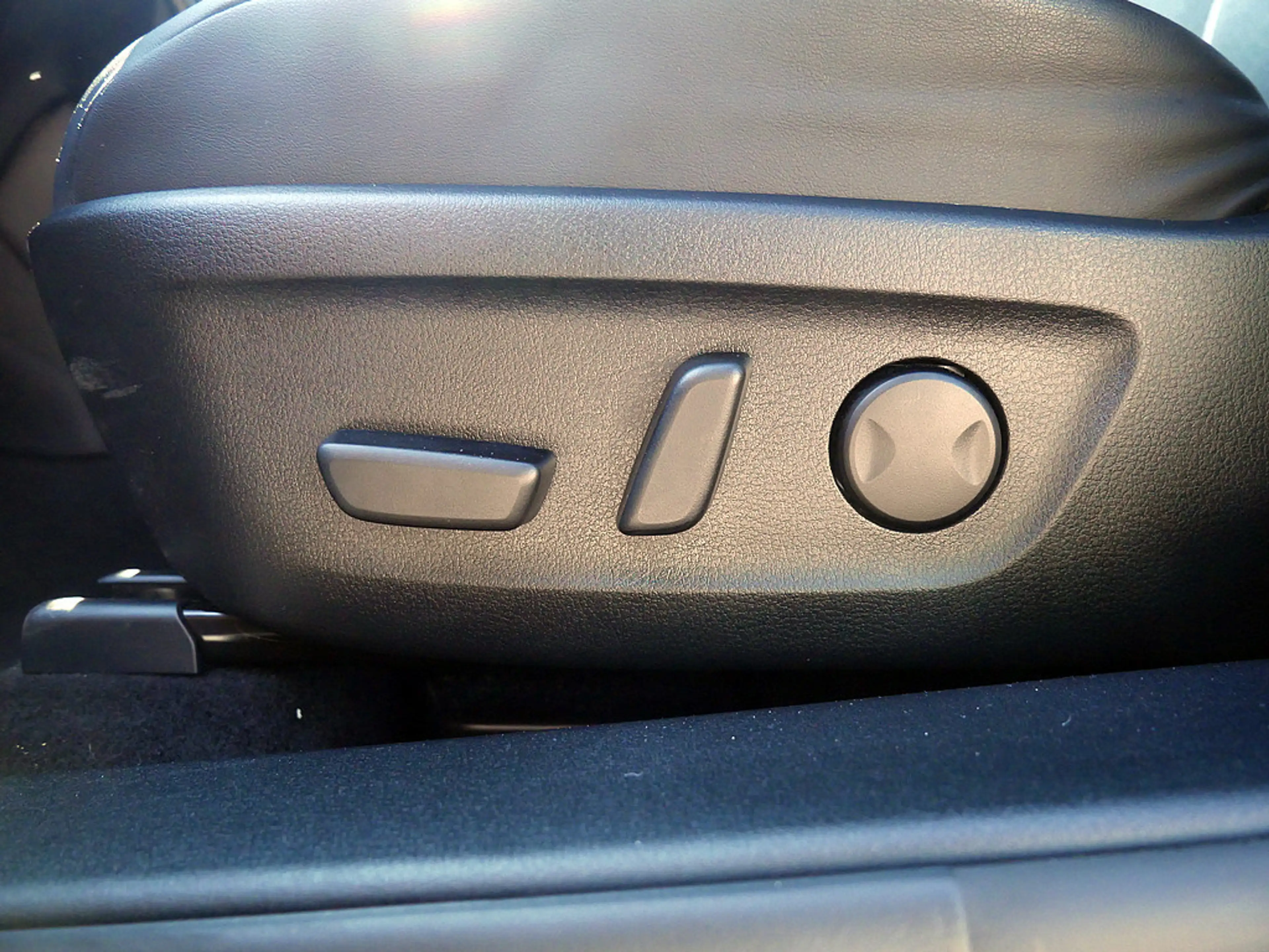 Mazda MX-30 e-SKYACTIV EV Makoto ACC HUD MATRIX-LED — photo 22