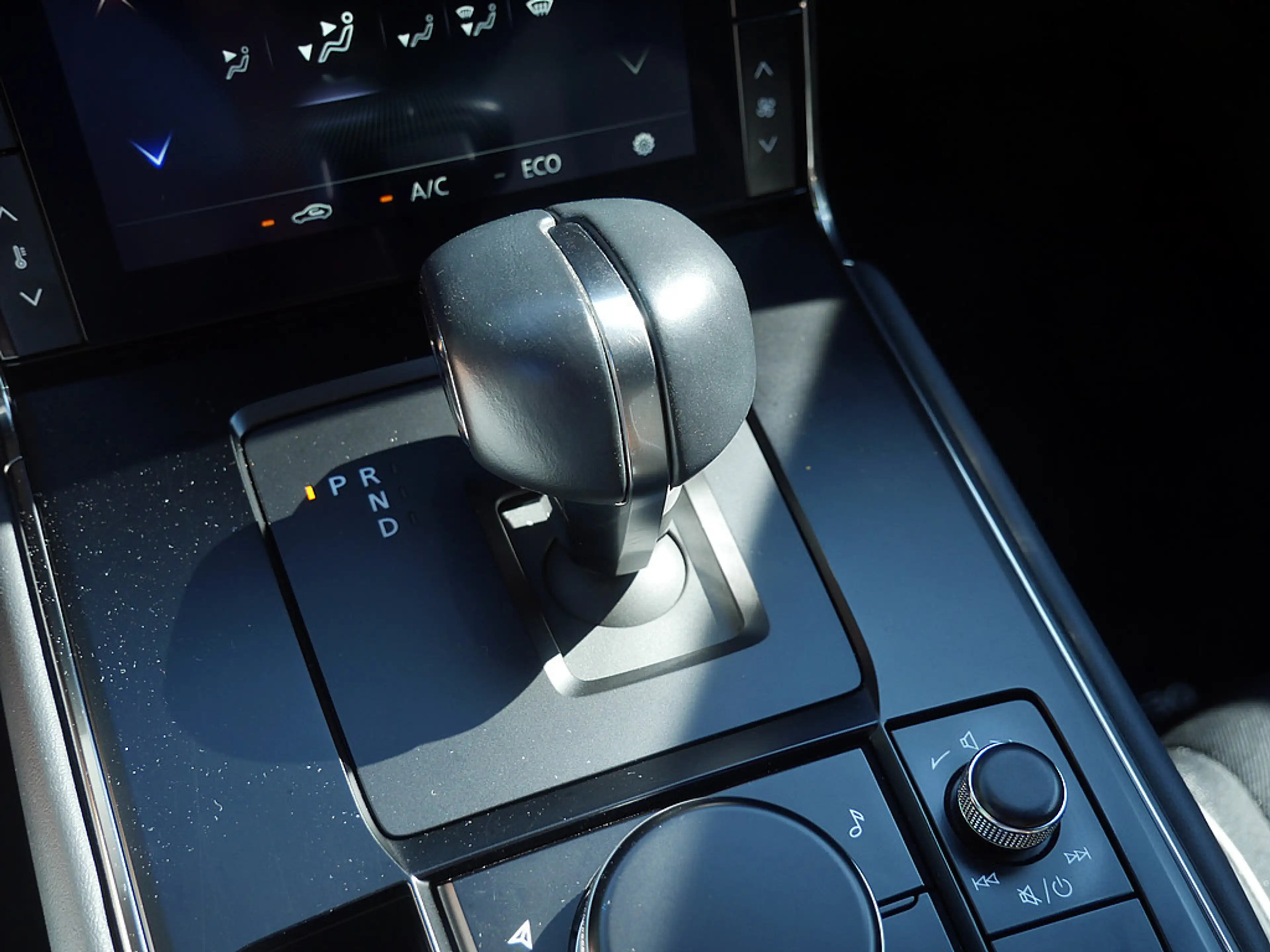 Mazda MX-30 e-SKYACTIV EV Makoto ACC HUD MATRIX-LED — photo 16