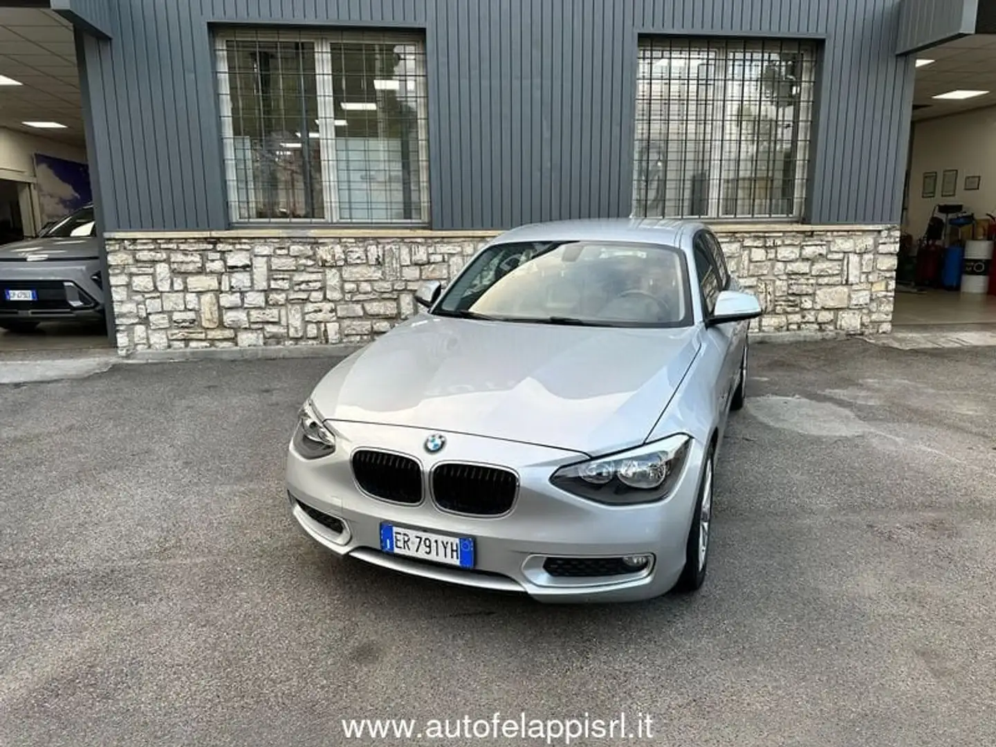 BMW 120 120d 5p. Urban Argintiu - 2