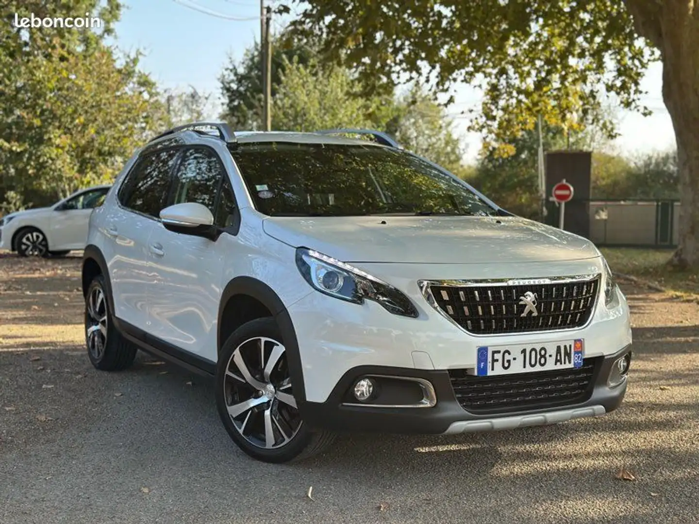 Peugeot 2008 Phase 2 — 1.2 THP 110 ch Boîte automatique Blanco - 1