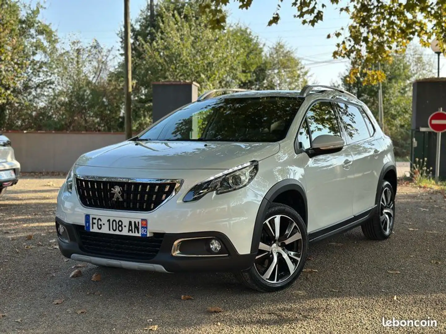Peugeot 2008 Phase 2 — 1.2 THP 110 ch Boîte automatique Blanco - 2
