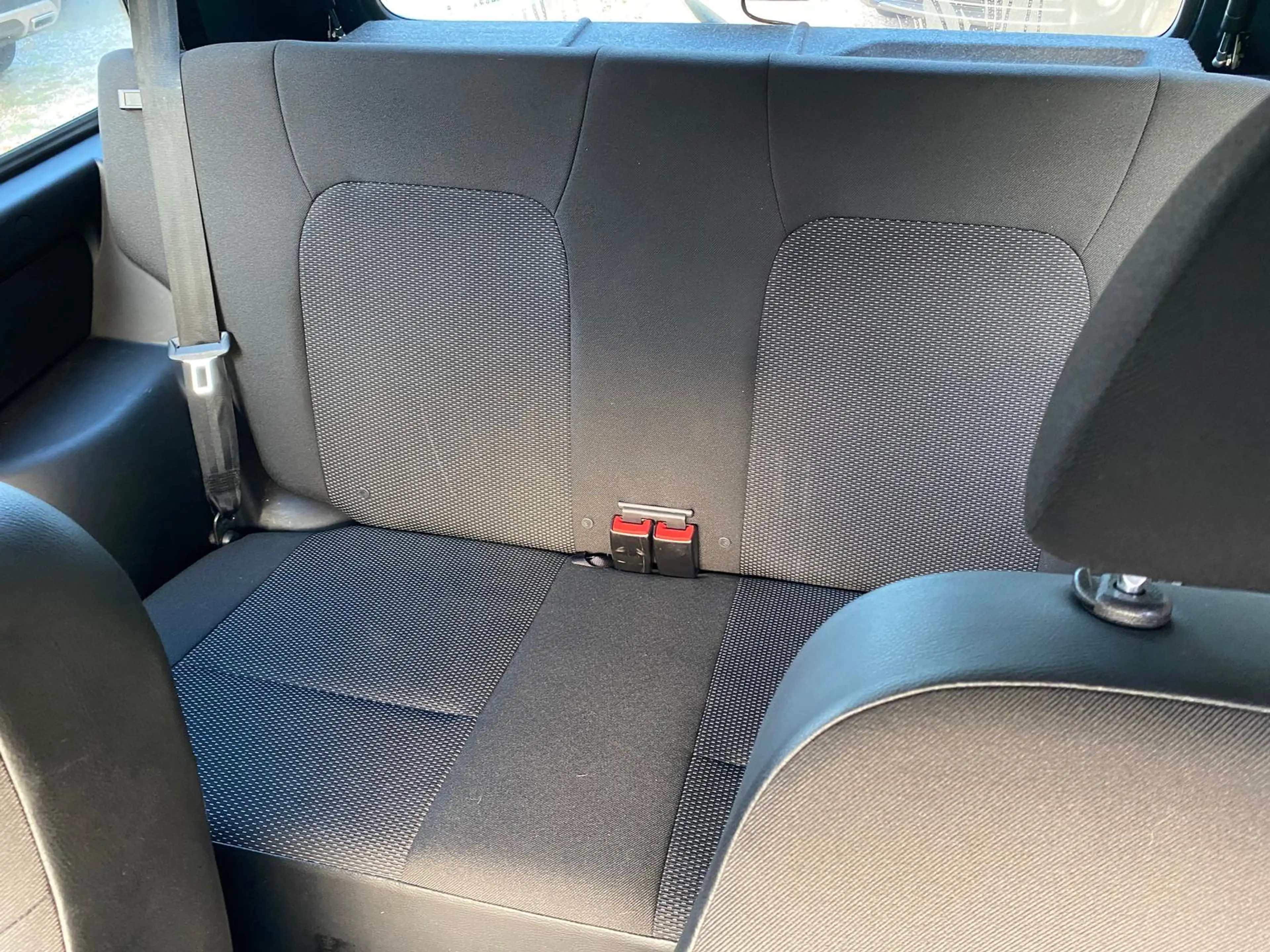 Lada Niva Legend 4x4 1.7 1.Hand MwSt. AHK E-Fenster — photo 4