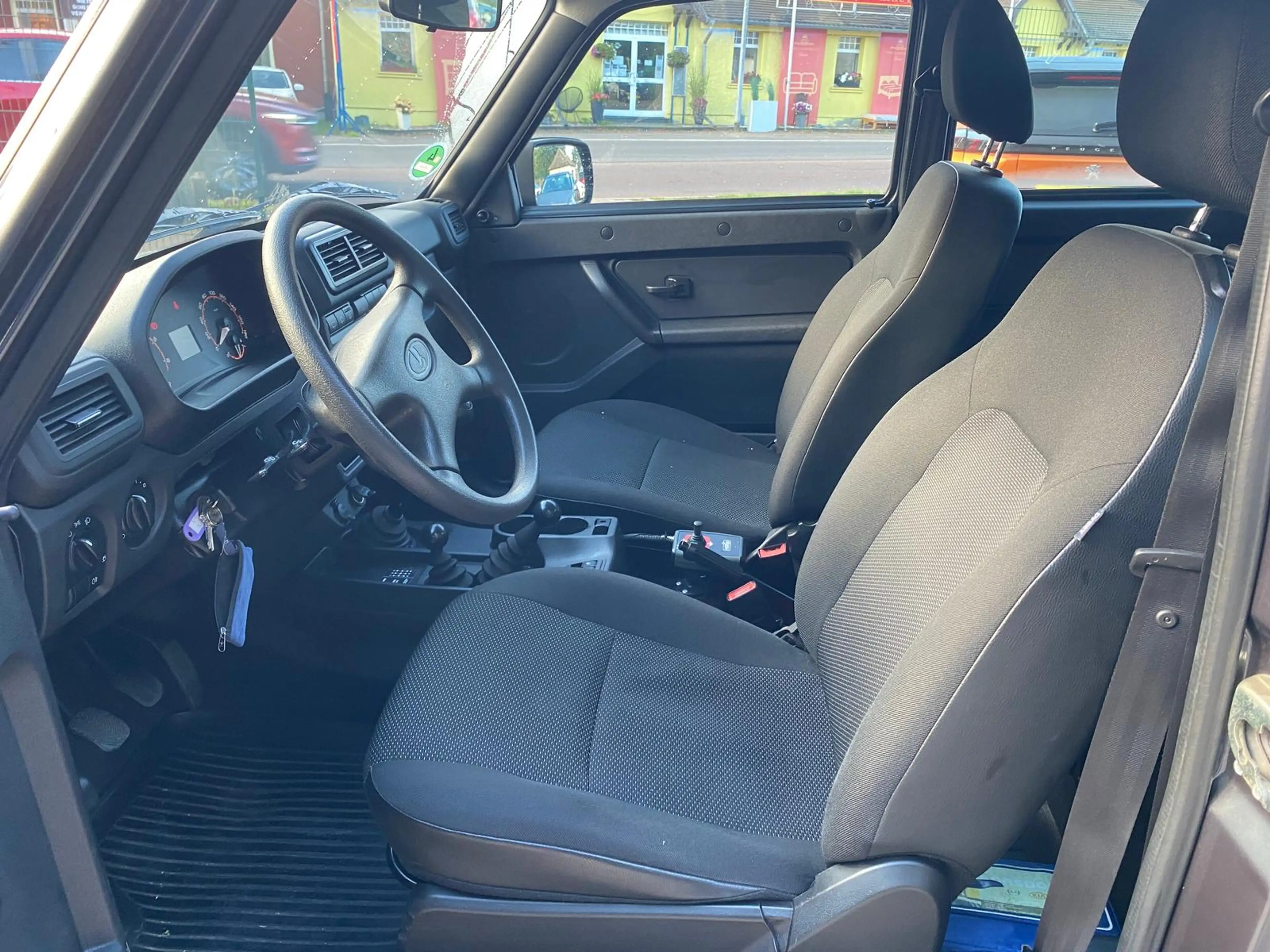 Lada Niva Legend 4x4 1.7 1.Hand MwSt. AHK E-Fenster — photo 2