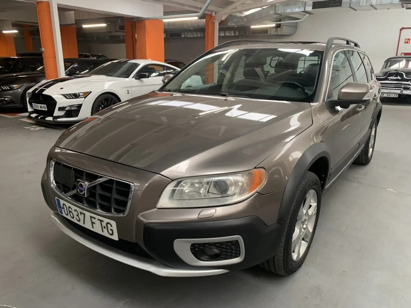 Volvo XC70 D5 Summum Geartronic Marrón - 1