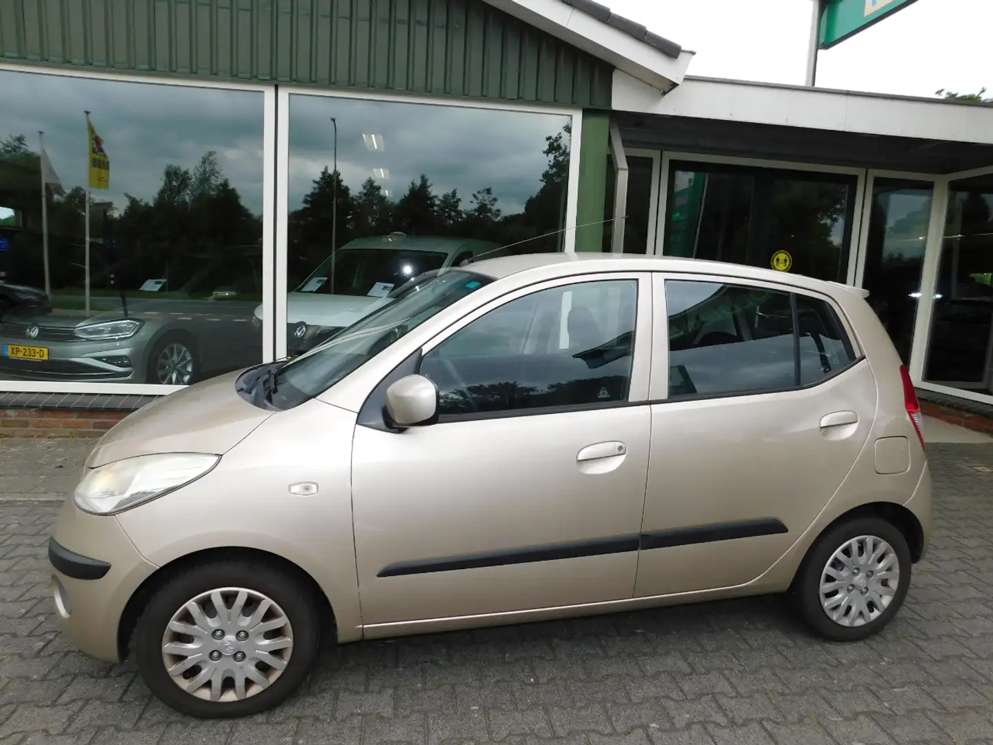 Hyundai i10 1.1 67PK AUTOMAAT!! DYNAMIC Beige - 1