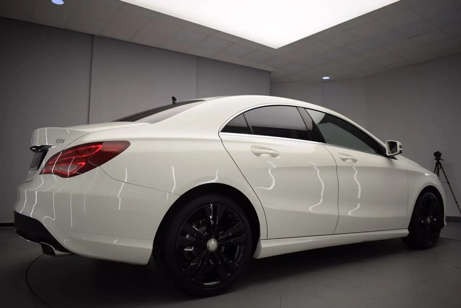 Mercedes-Benz CLA 200 CDI Urban Blanc - 1