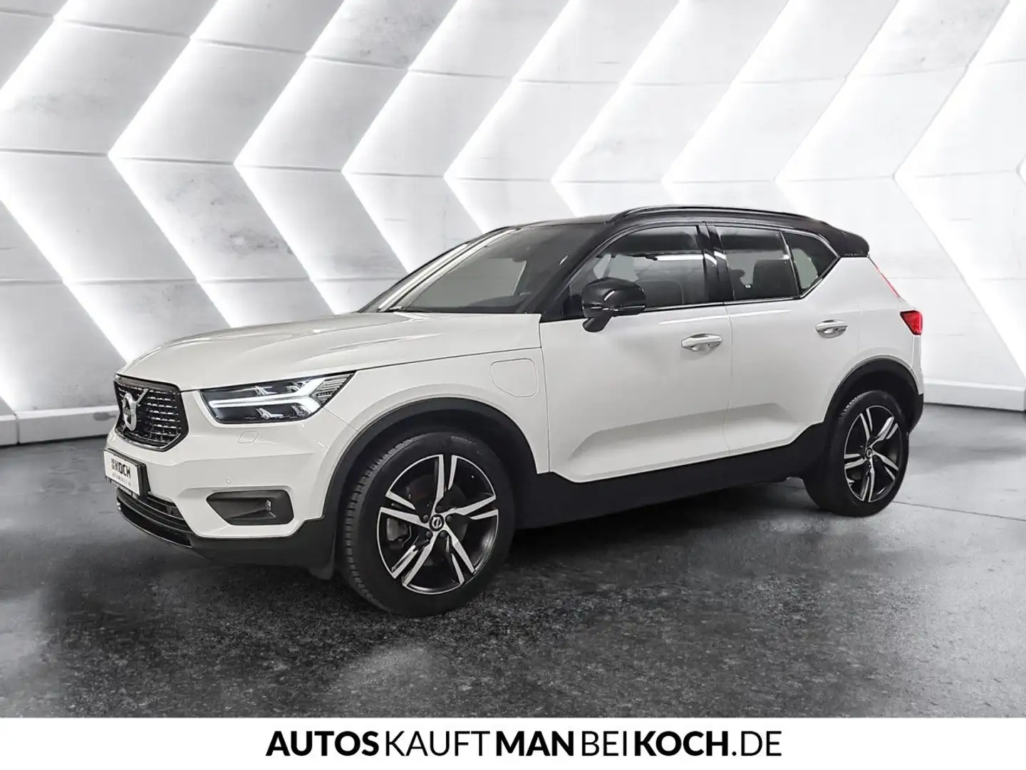 Volvo XC40 T5 Recharge R-Design BLIS STHz PANO 360 H&K Weiß - 2