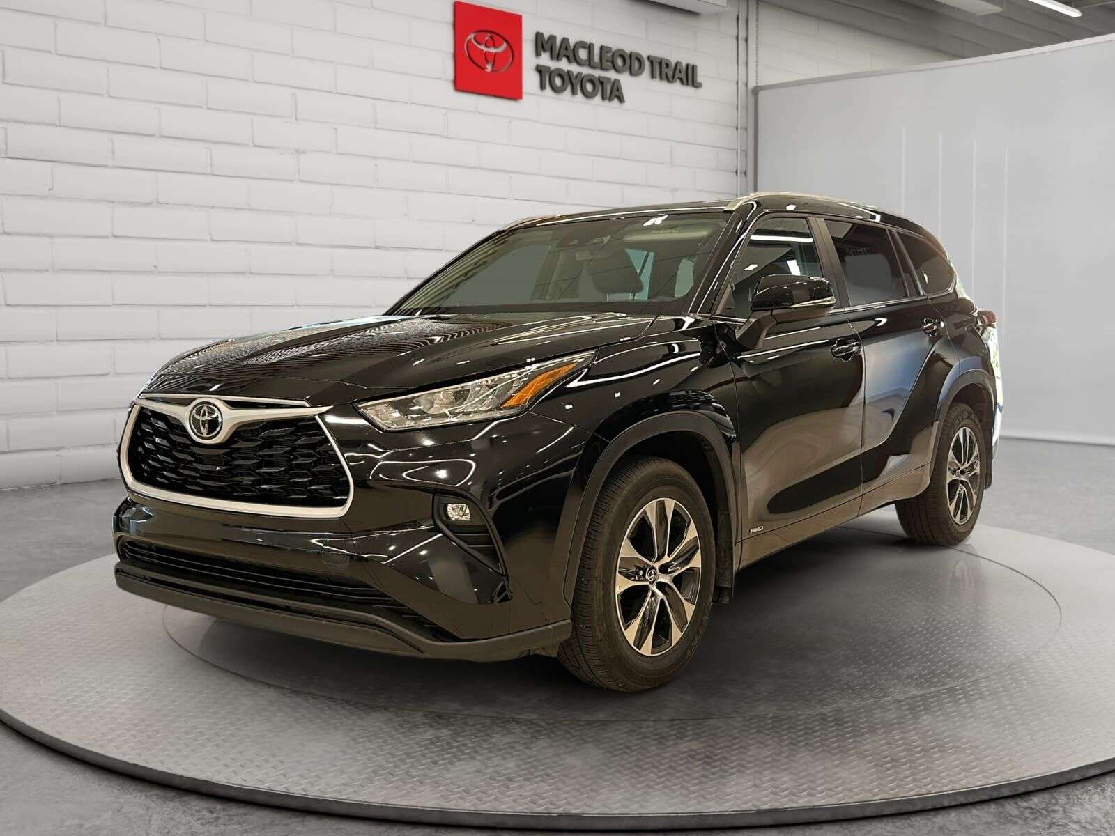 2026 Toyota Highlander Hybrid XLE AWD | No Accidents | Leather, Power Tai