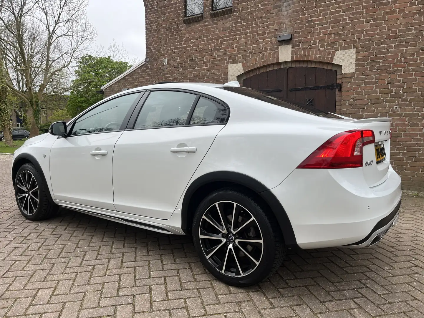 Volvo S60 Cross Country 2.0 D4 Autom/Tiptr Nordic+ Full Option Wit - 2