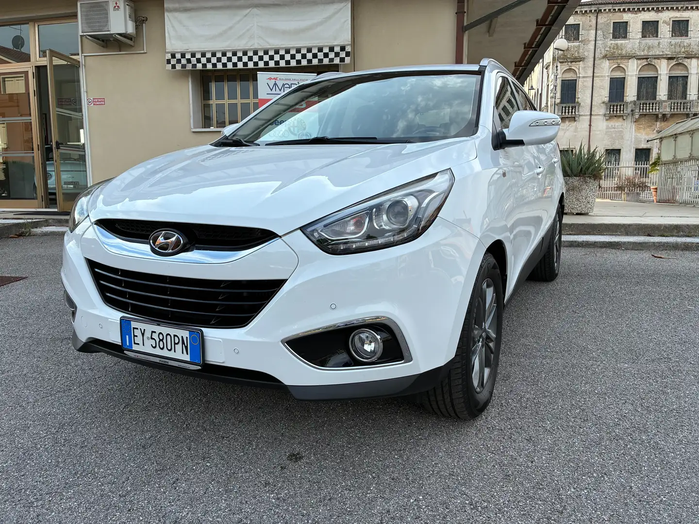 Hyundai iX35 2.0 CRDi 184CV 4WD Xpossible A/T Bianco - 1