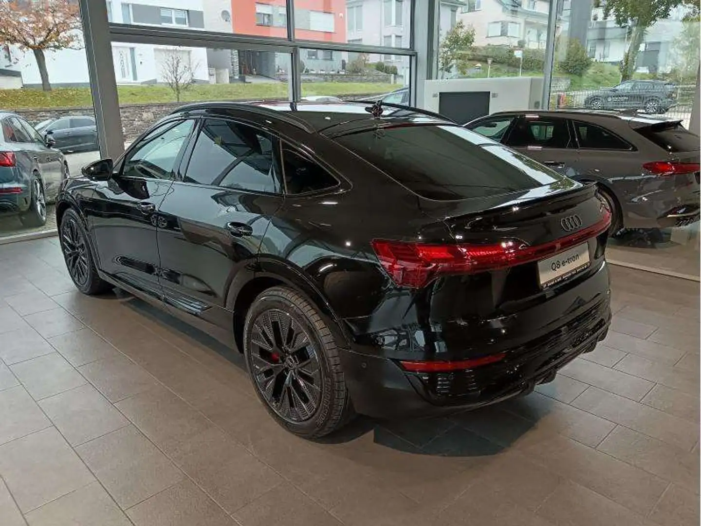 Audi Q8 e-tron Sportback S-line 50 quattro Black - 2