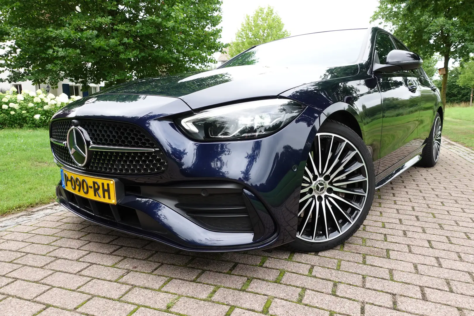 Mercedes-Benz C 200 Launch Edition AMG Line | Adaptieve Cruise Control Bleu - 2